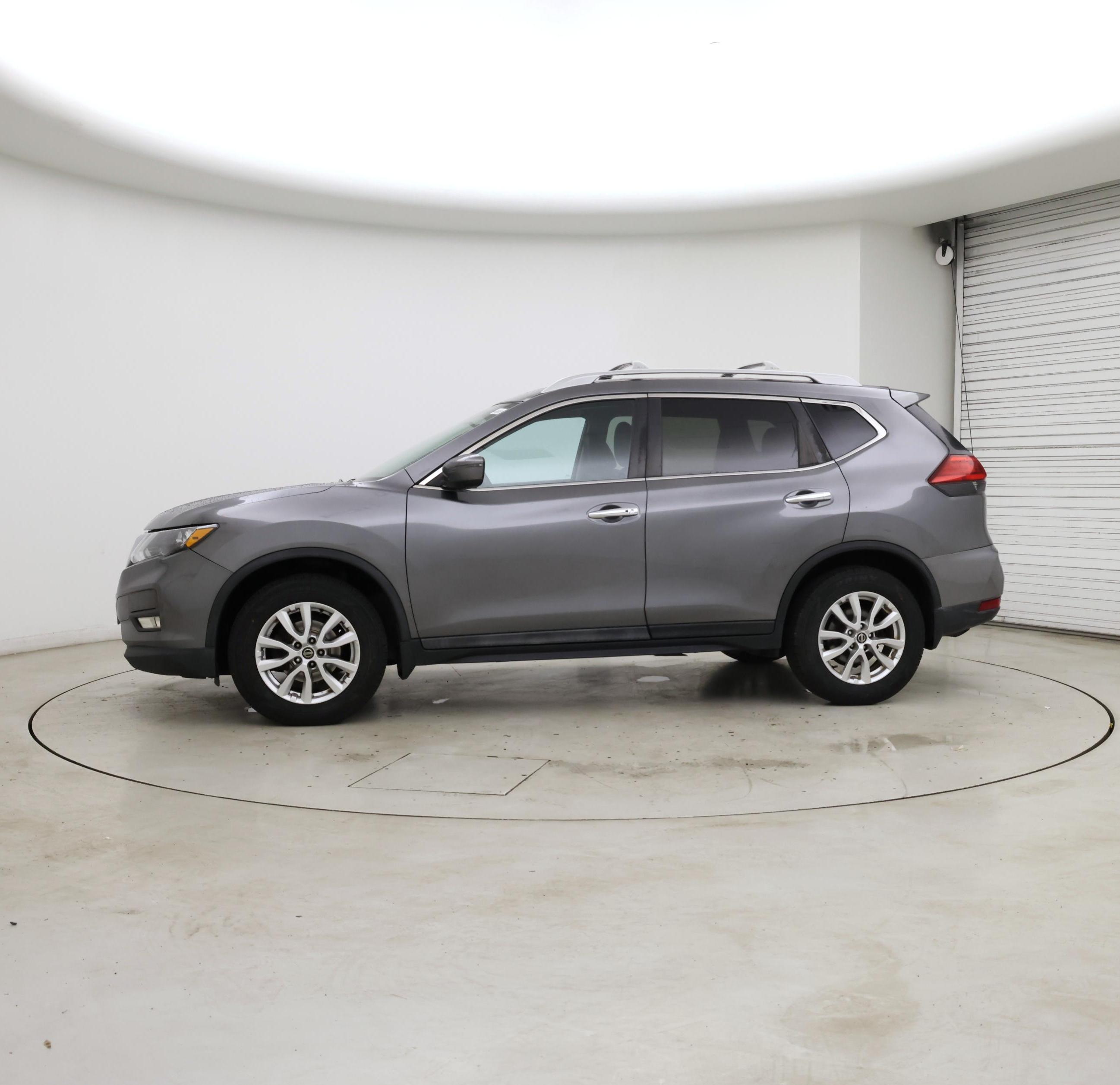 Thumbnail: 2017 Nissan Rogue - 3