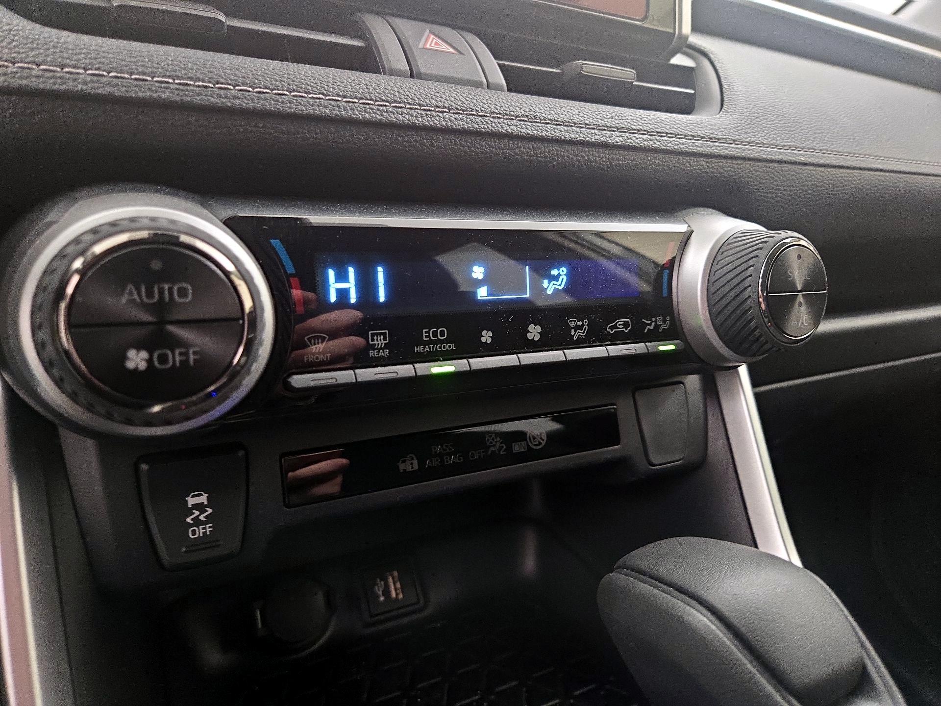 Thumbnail: 2025 Toyota RAV4 - 16