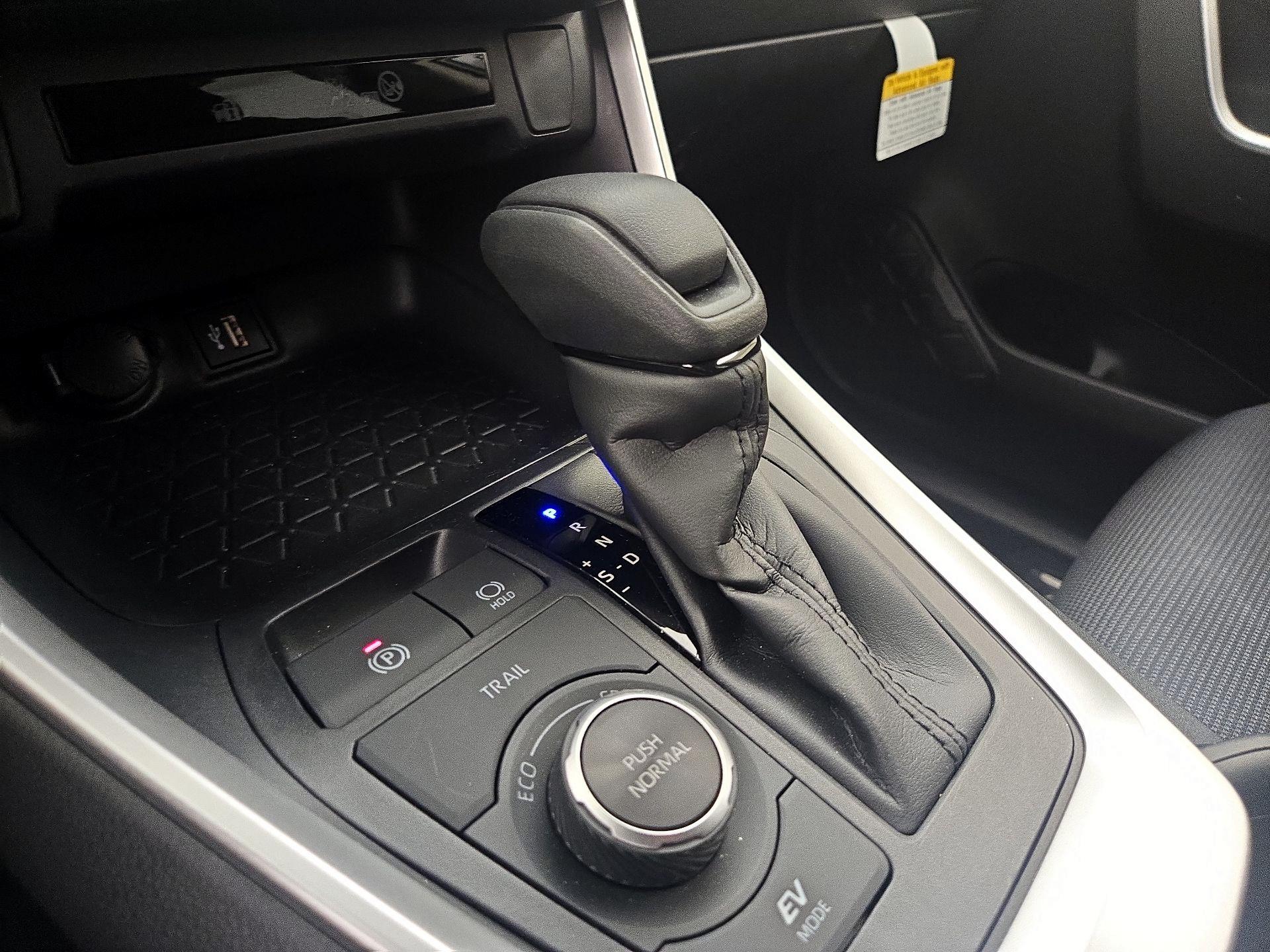 Thumbnail: 2025 Toyota RAV4 - 17