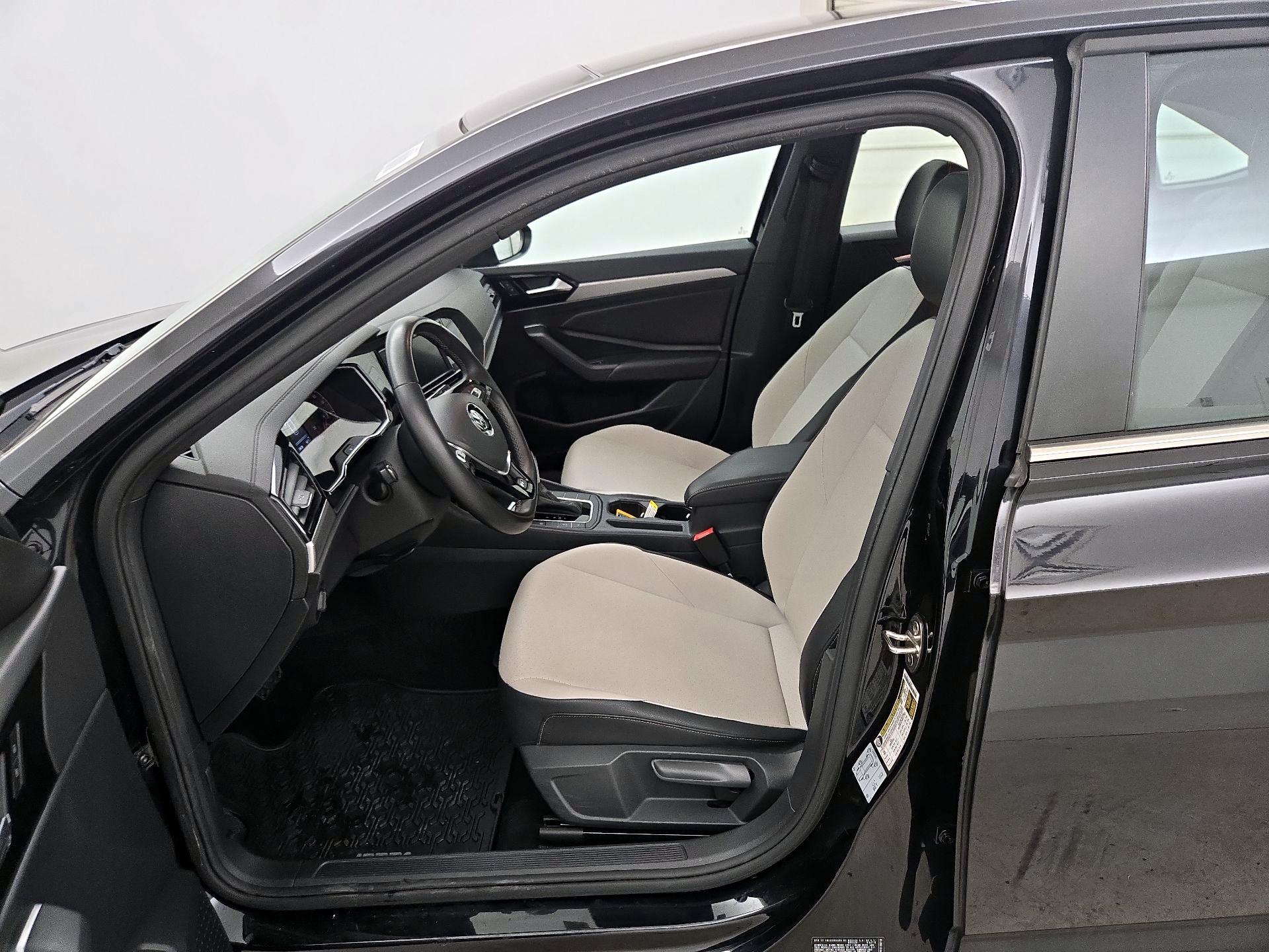 Thumbnail: 2019 Volkswagen Jetta - 11