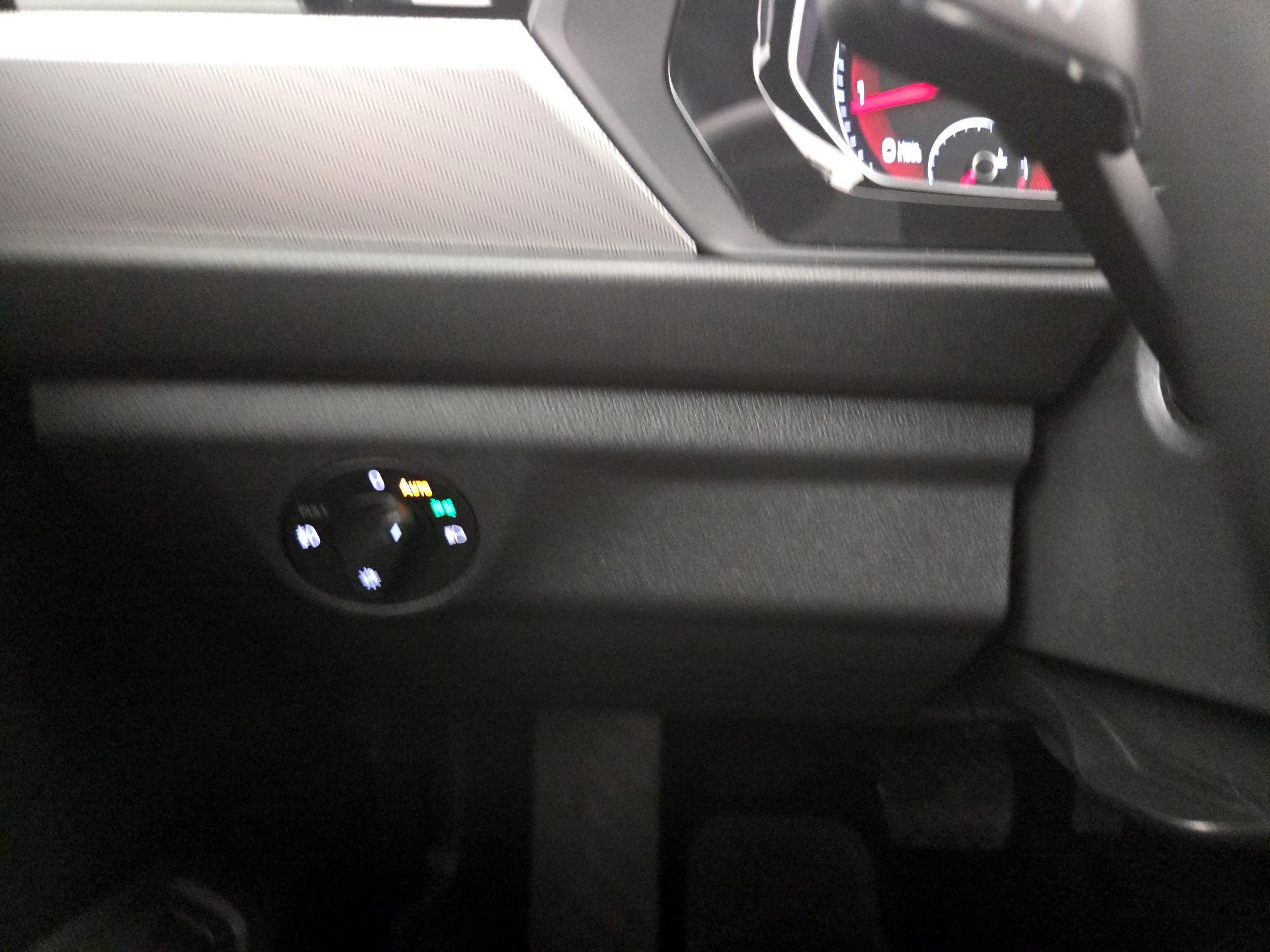 Thumbnail: 2019 Volkswagen Jetta - 13