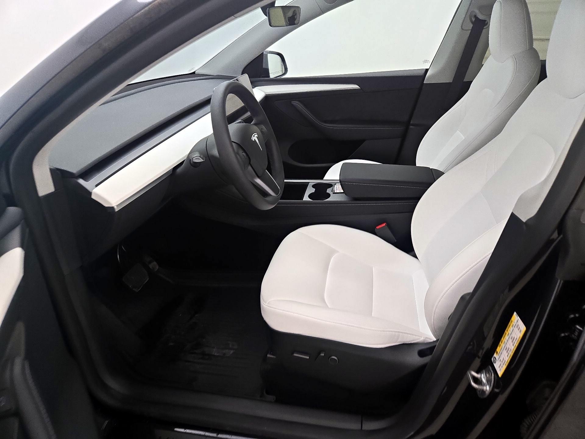 Thumbnail: 2025 Tesla Model Y - 11