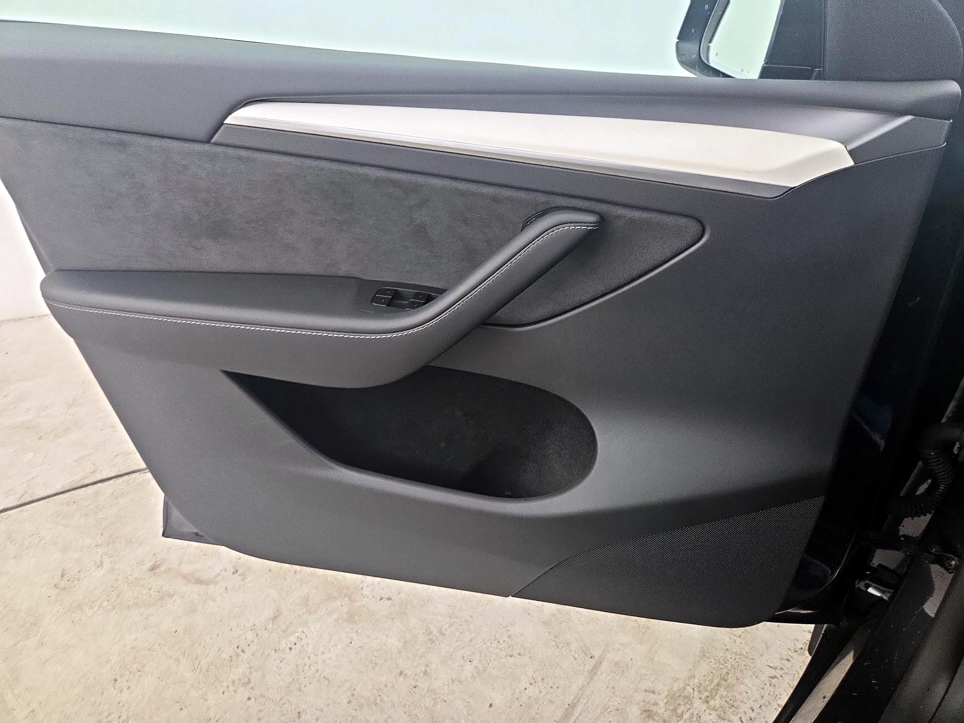 Thumbnail: 2025 Tesla Model Y - 12