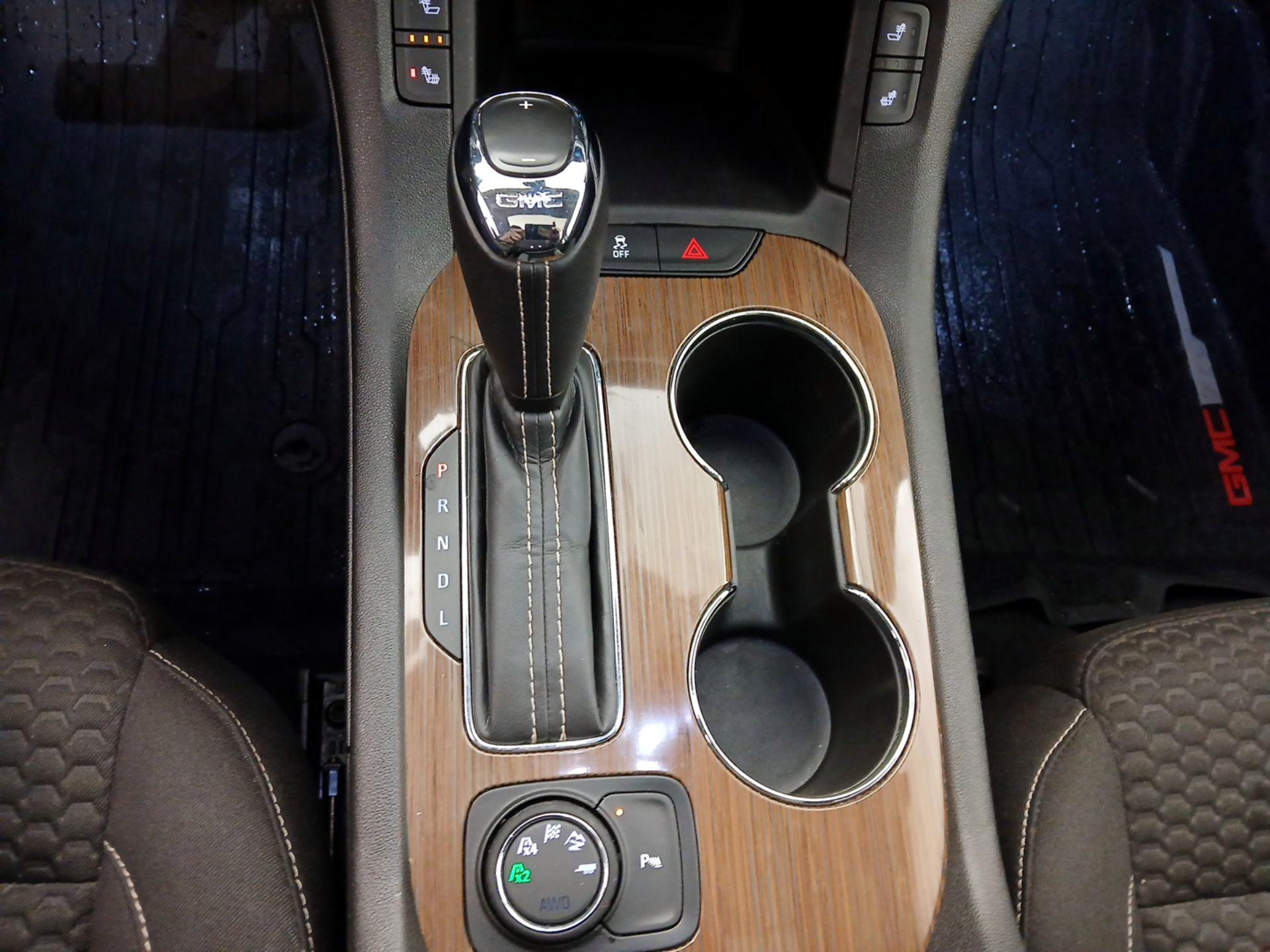 Thumbnail: 2019 GMC Acadia - 17