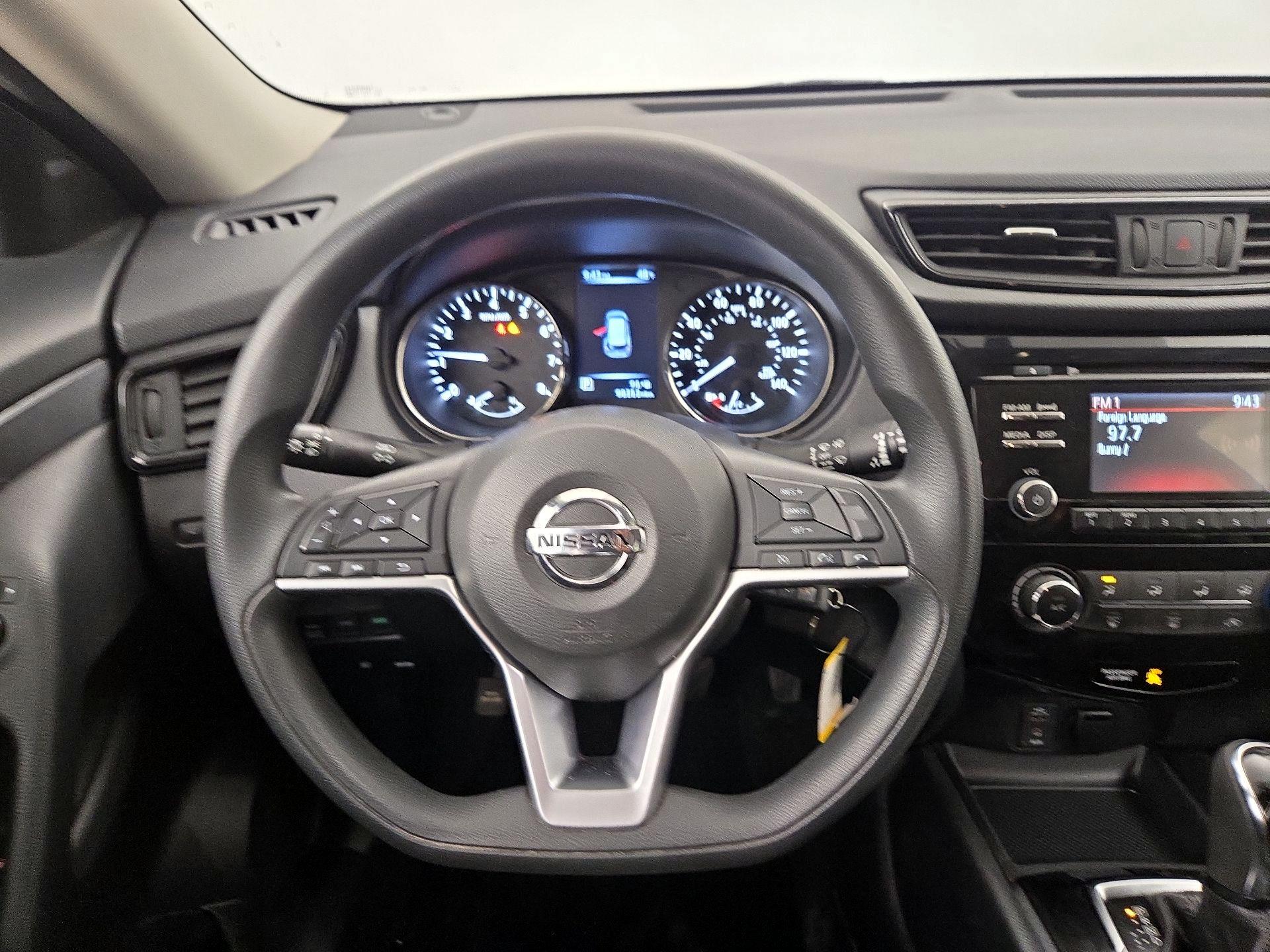 Thumbnail: 2017 Nissan Rogue - 10