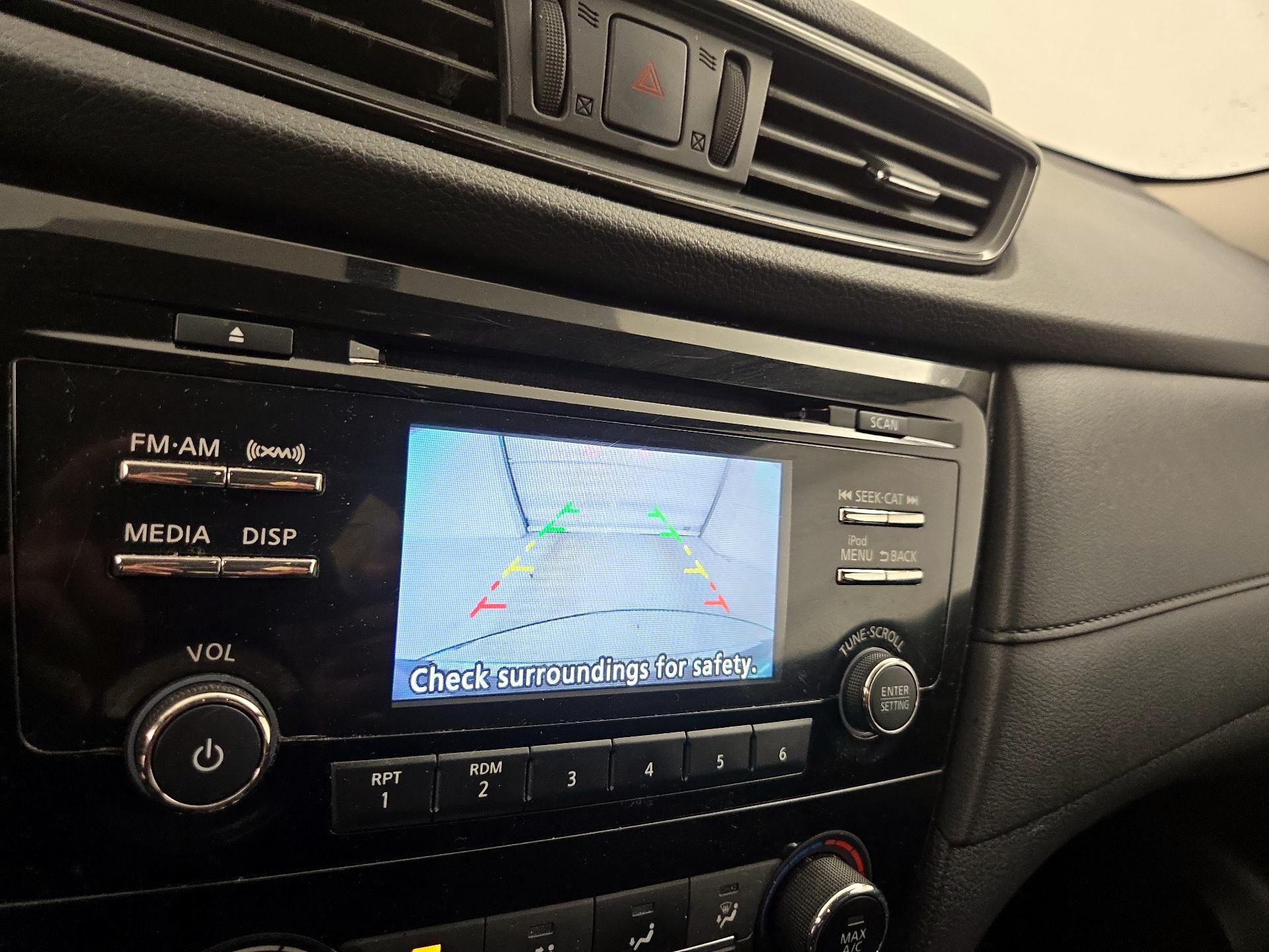 Thumbnail: 2017 Nissan Rogue - 14