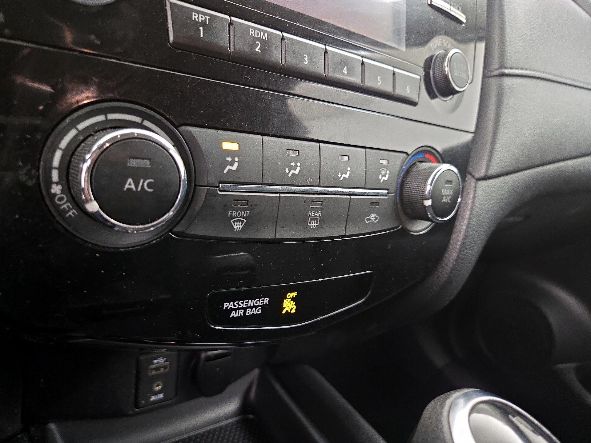 Thumbnail: 2017 Nissan Rogue - 16