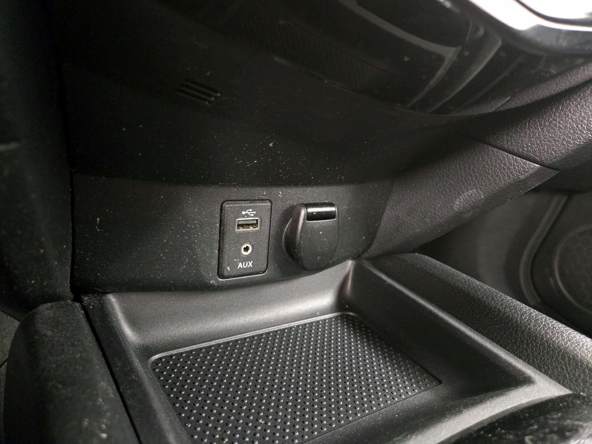 Thumbnail: 2017 Nissan Rogue - 18