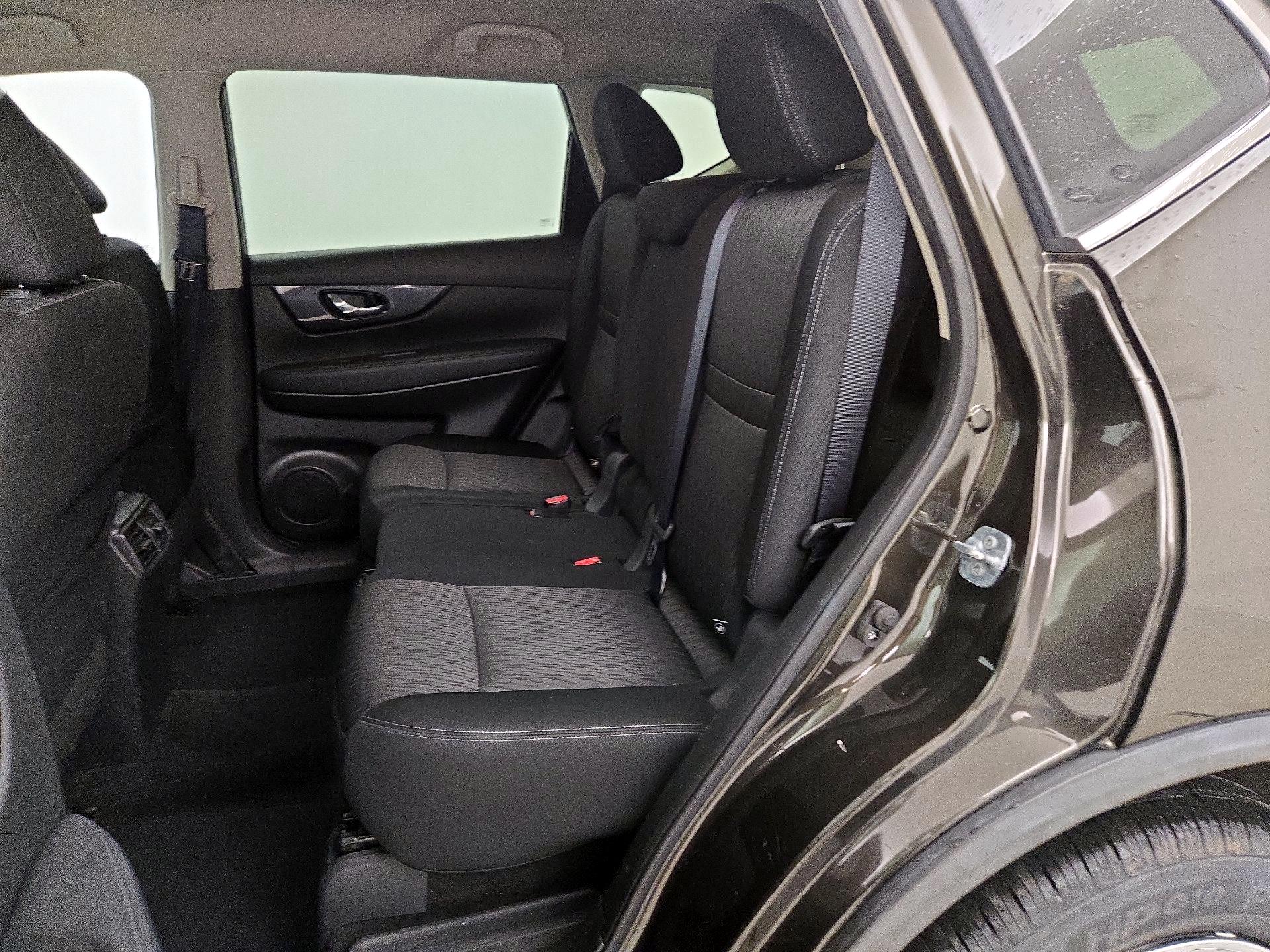 Thumbnail: 2017 Nissan Rogue - 19