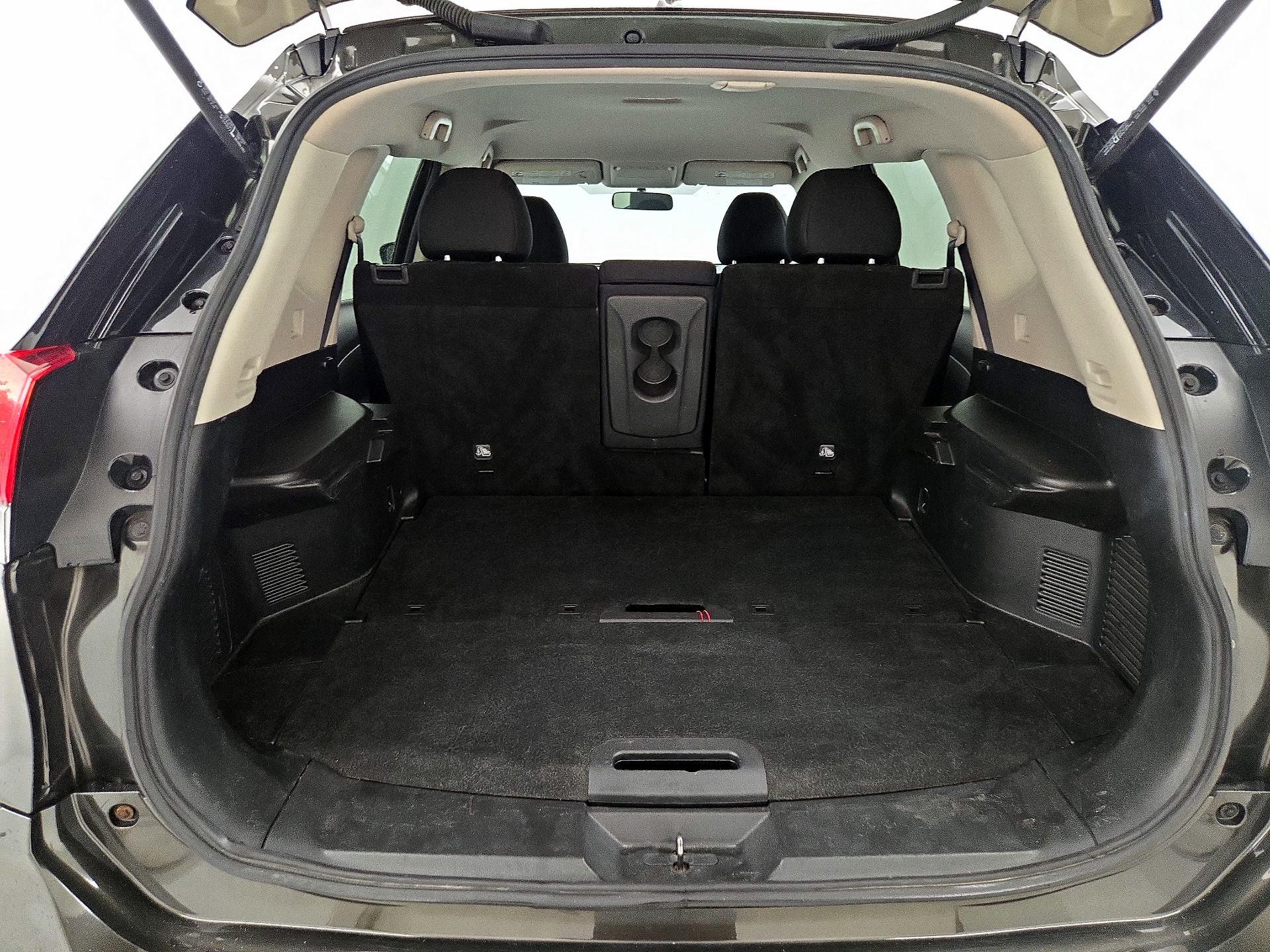 Thumbnail: 2017 Nissan Rogue - 20