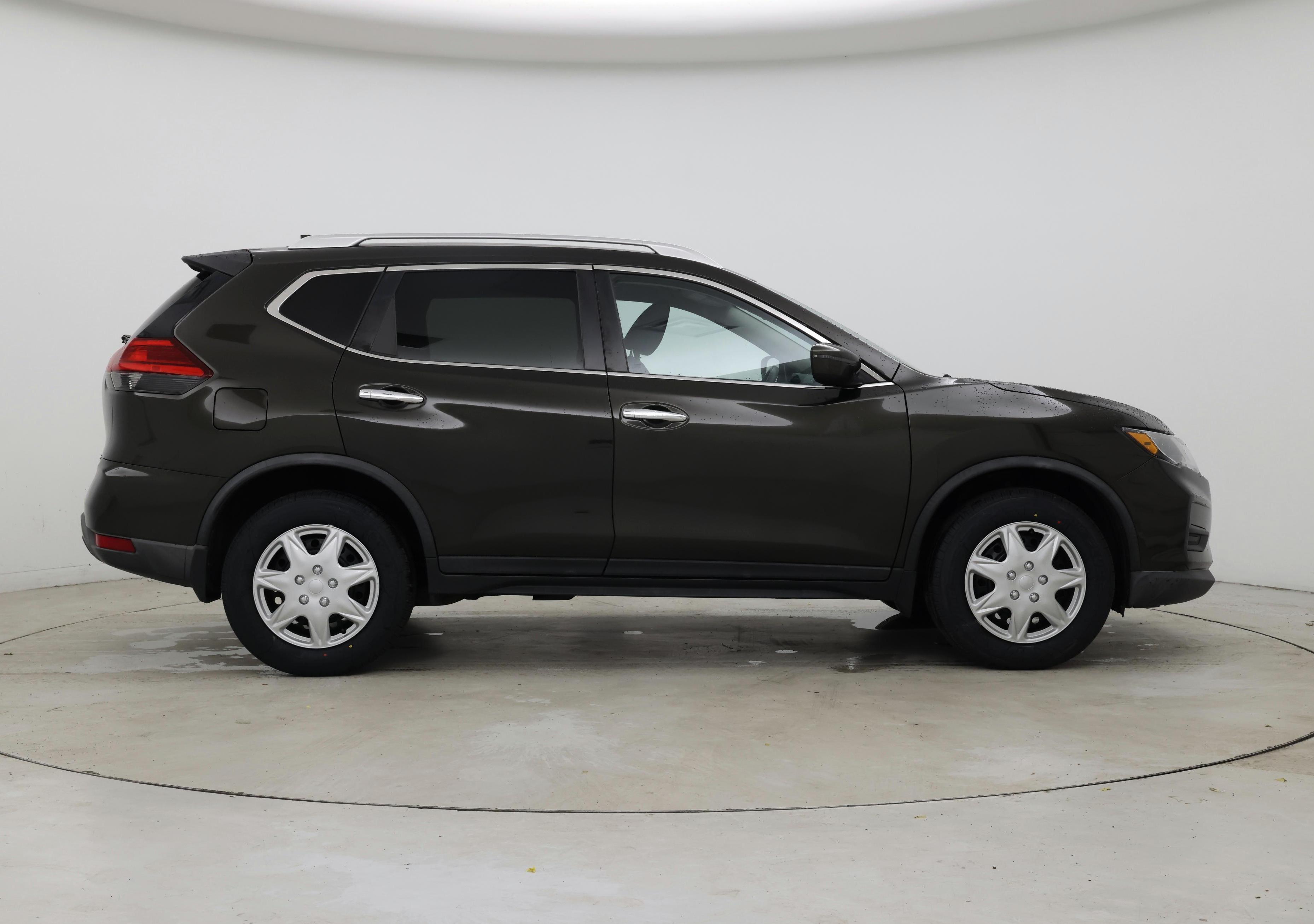 Thumbnail: 2017 Nissan Rogue - 7