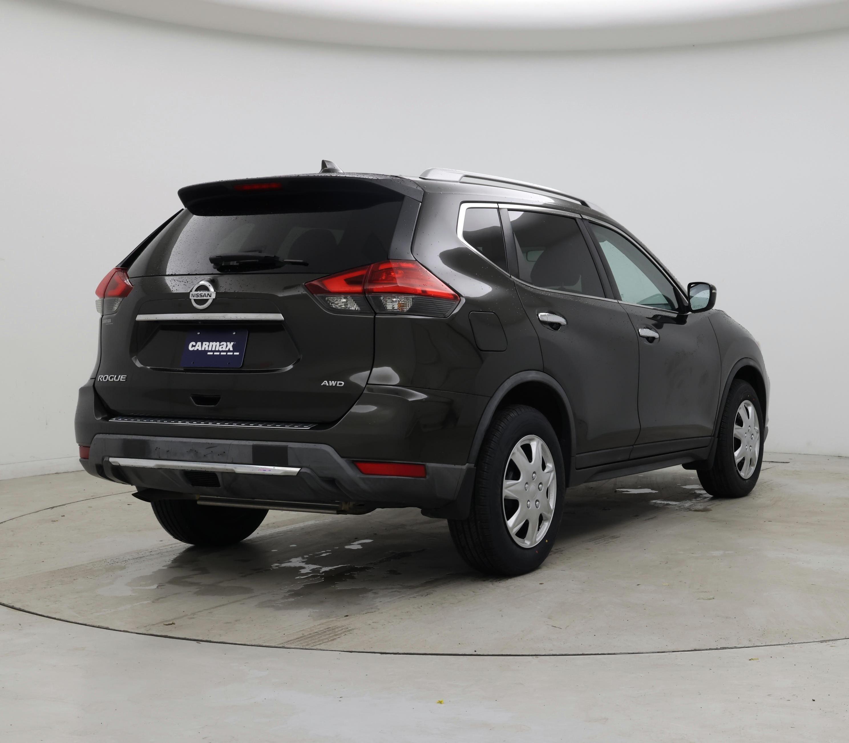 Thumbnail: 2017 Nissan Rogue - 8