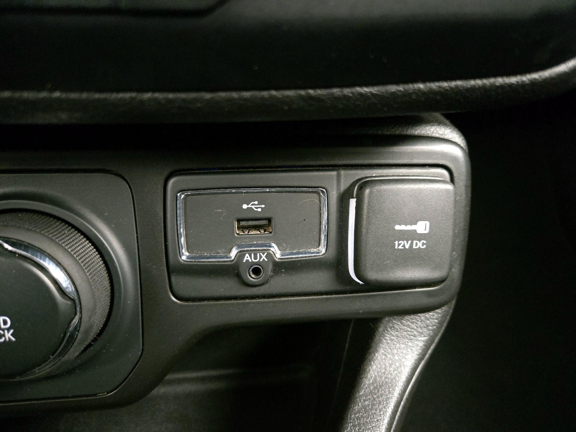 Thumbnail: 2021 Jeep Renegade - 18