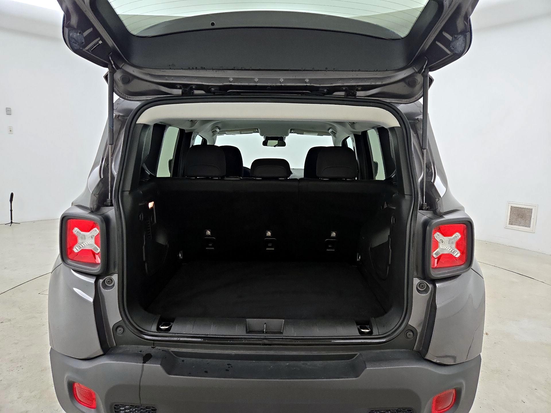 Thumbnail: 2021 Jeep Renegade - 20