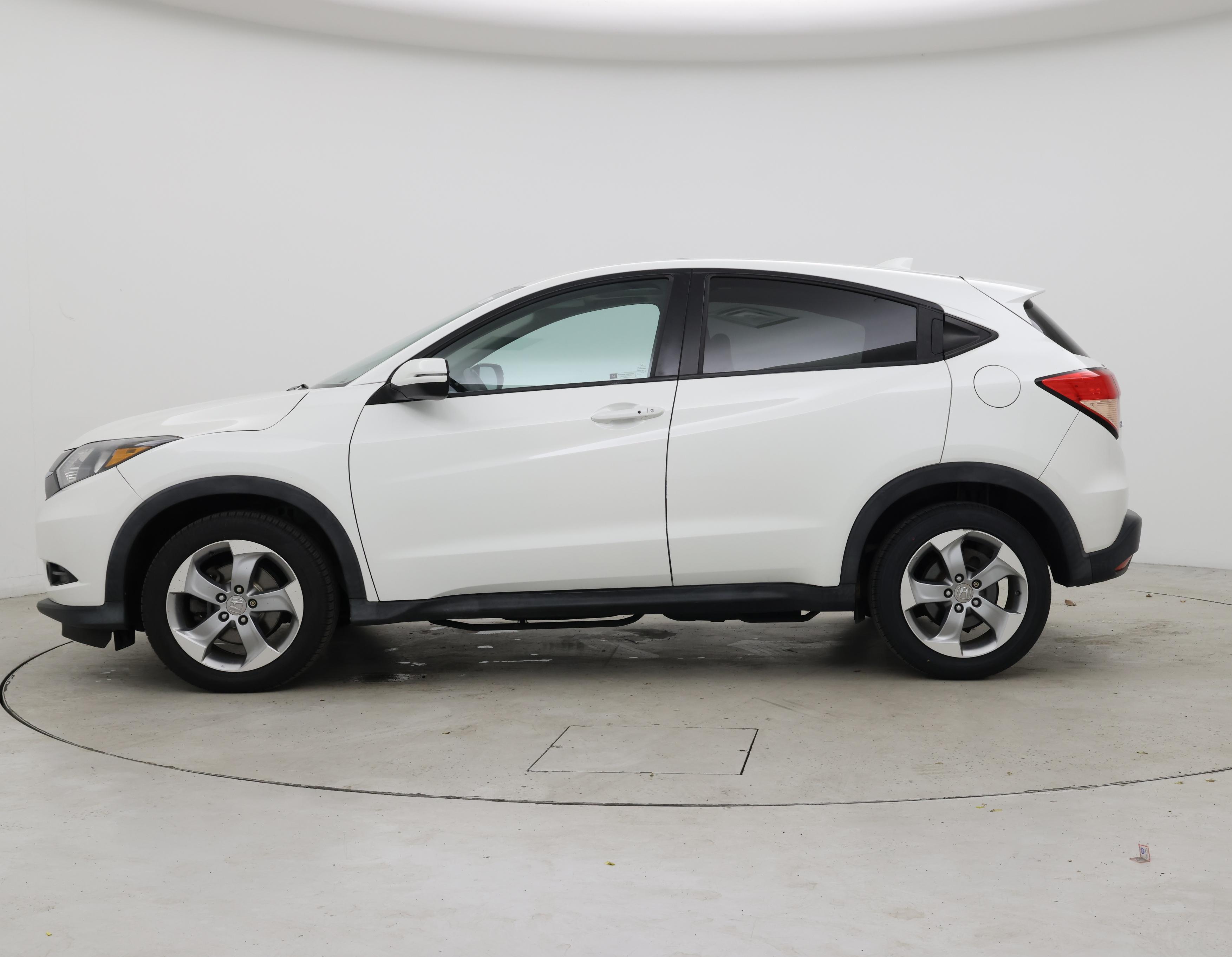 Thumbnail: 2017 Honda HR-V - 3