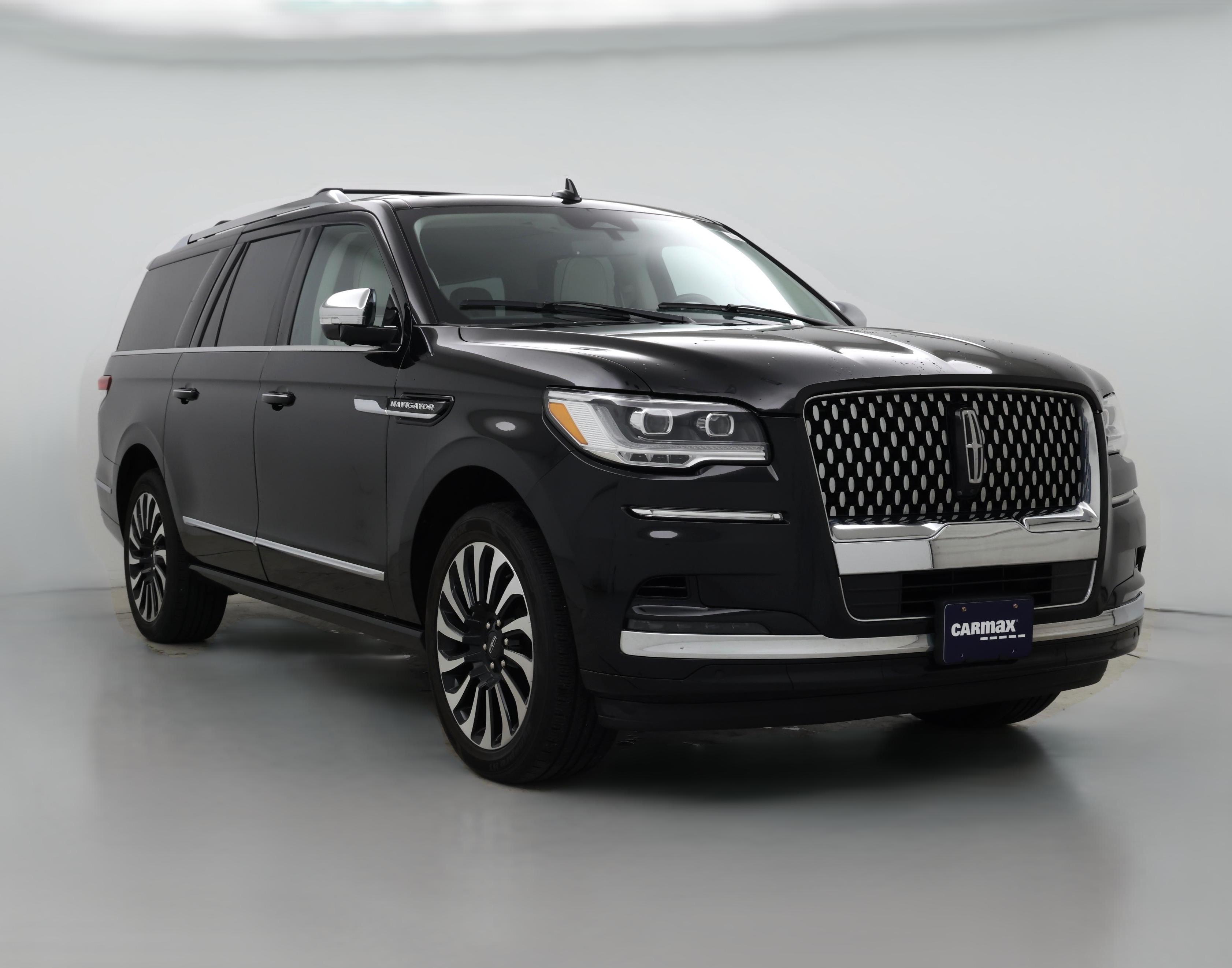 Thumbnail: 2023 Lincoln Navigator L - 1