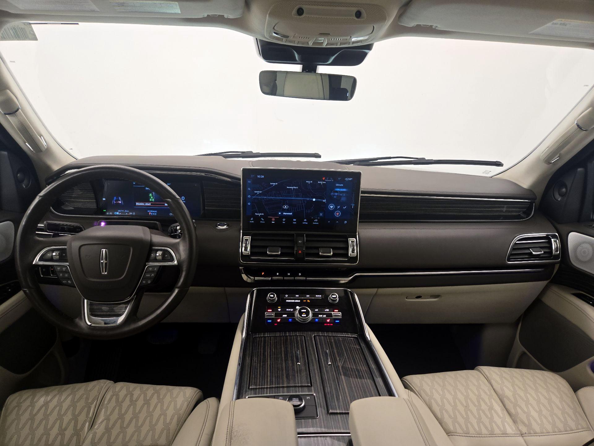 Thumbnail: 2023 Lincoln Navigator L - 9