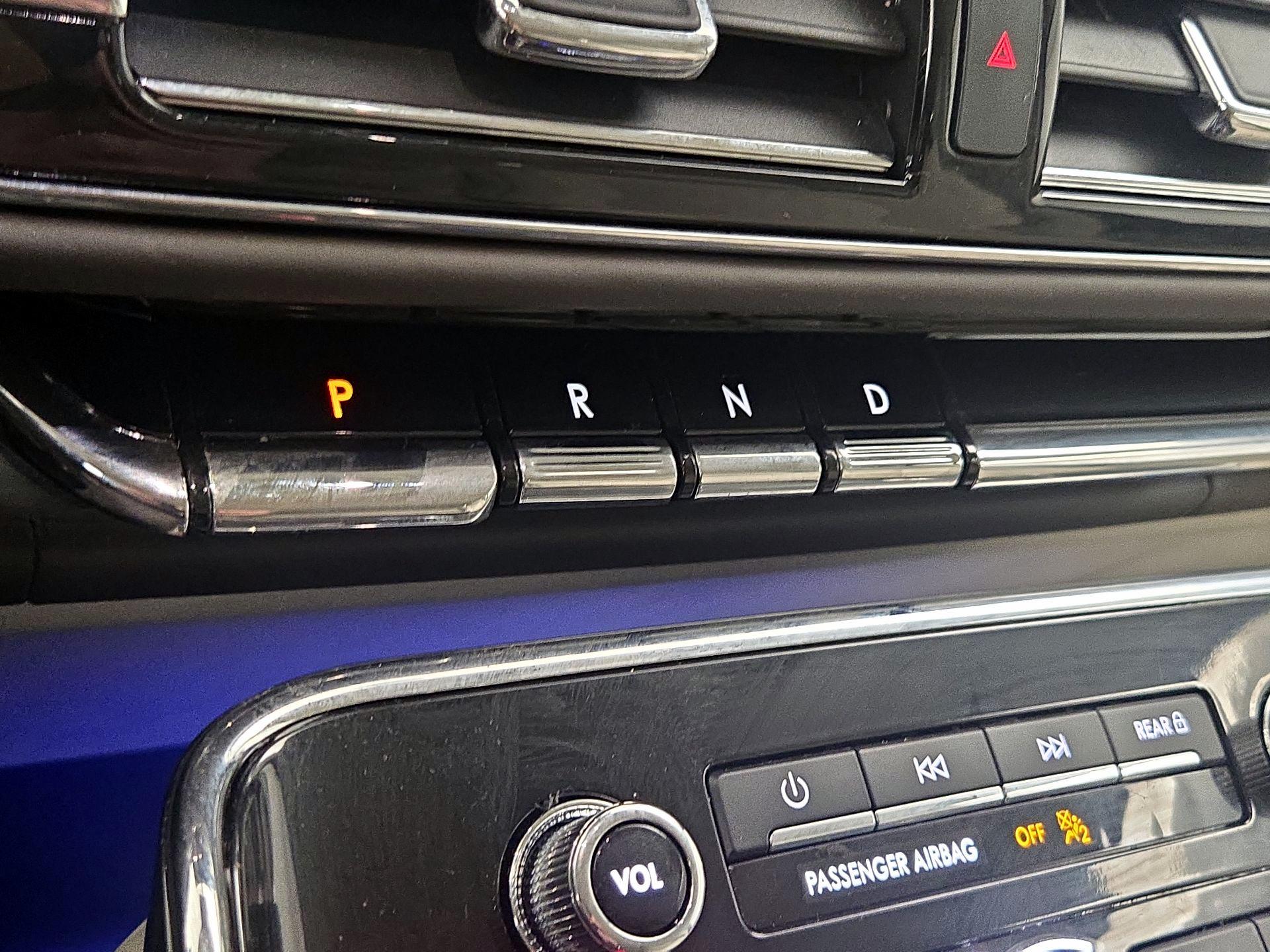 Thumbnail: 2023 Lincoln Navigator L - 18