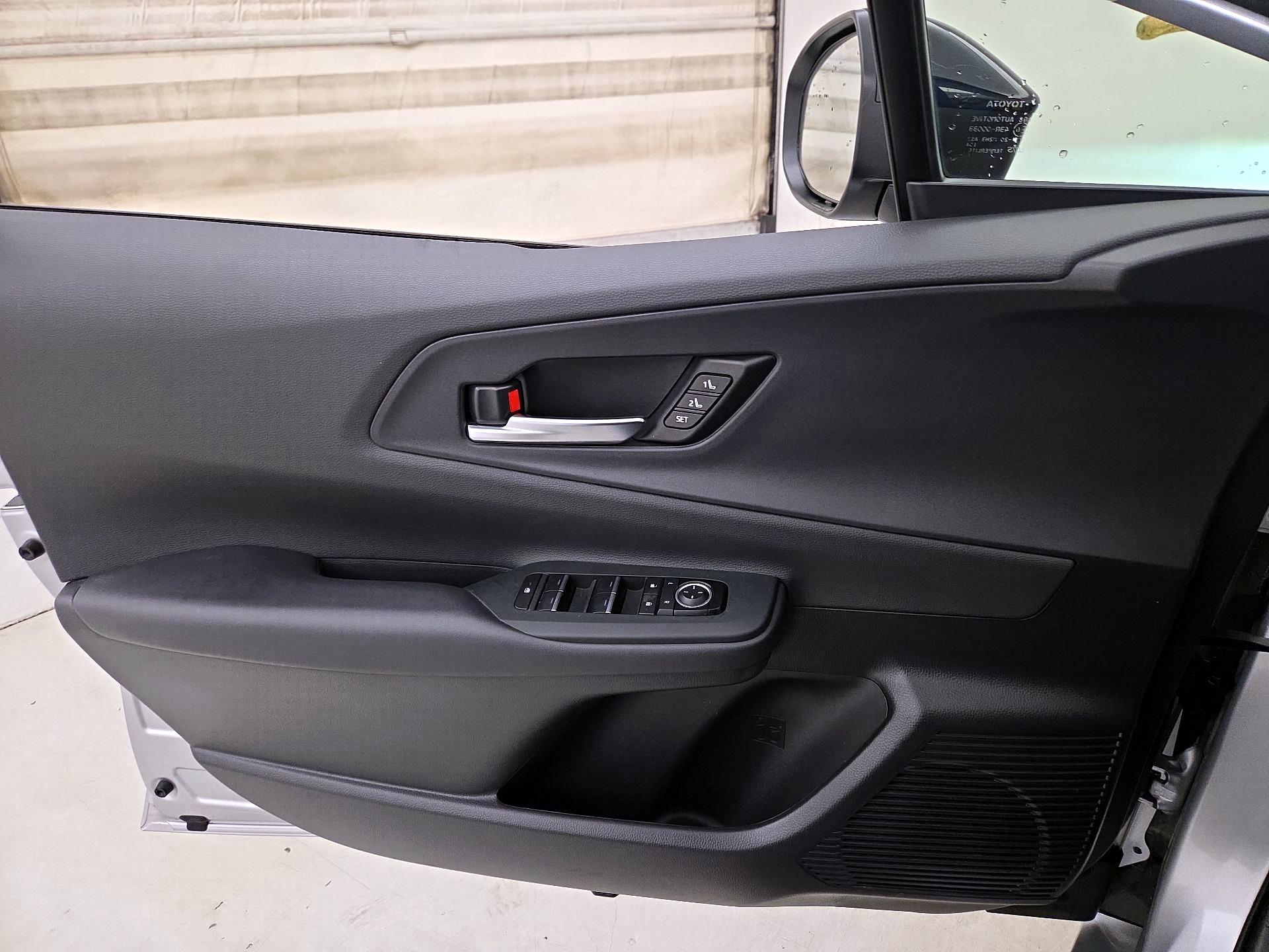 Thumbnail: 2024 Toyota Prius Prime - 12