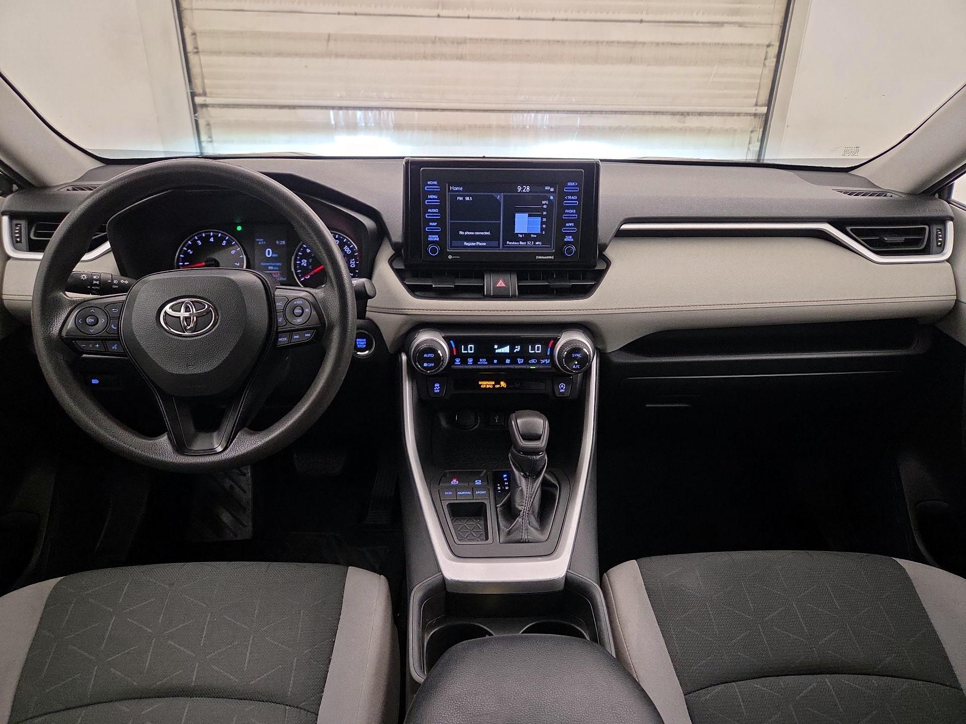 Thumbnail: 2021 Toyota RAV4 - 9