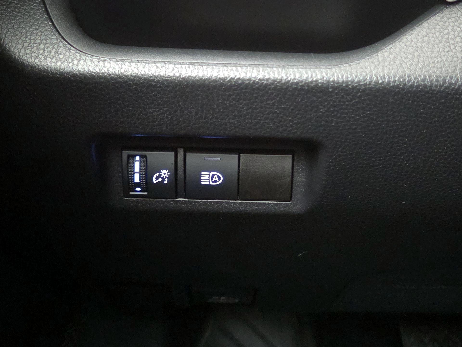 Thumbnail: 2021 Toyota RAV4 - 13