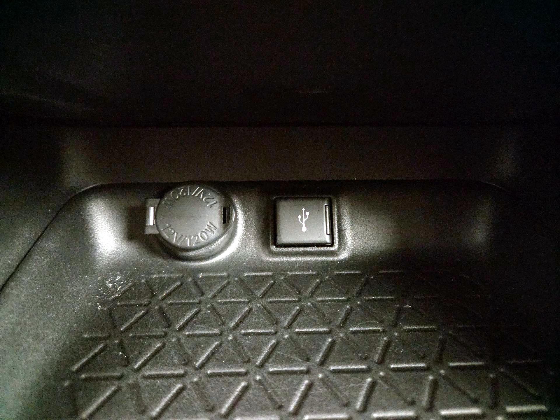 Thumbnail: 2021 Toyota RAV4 - 18