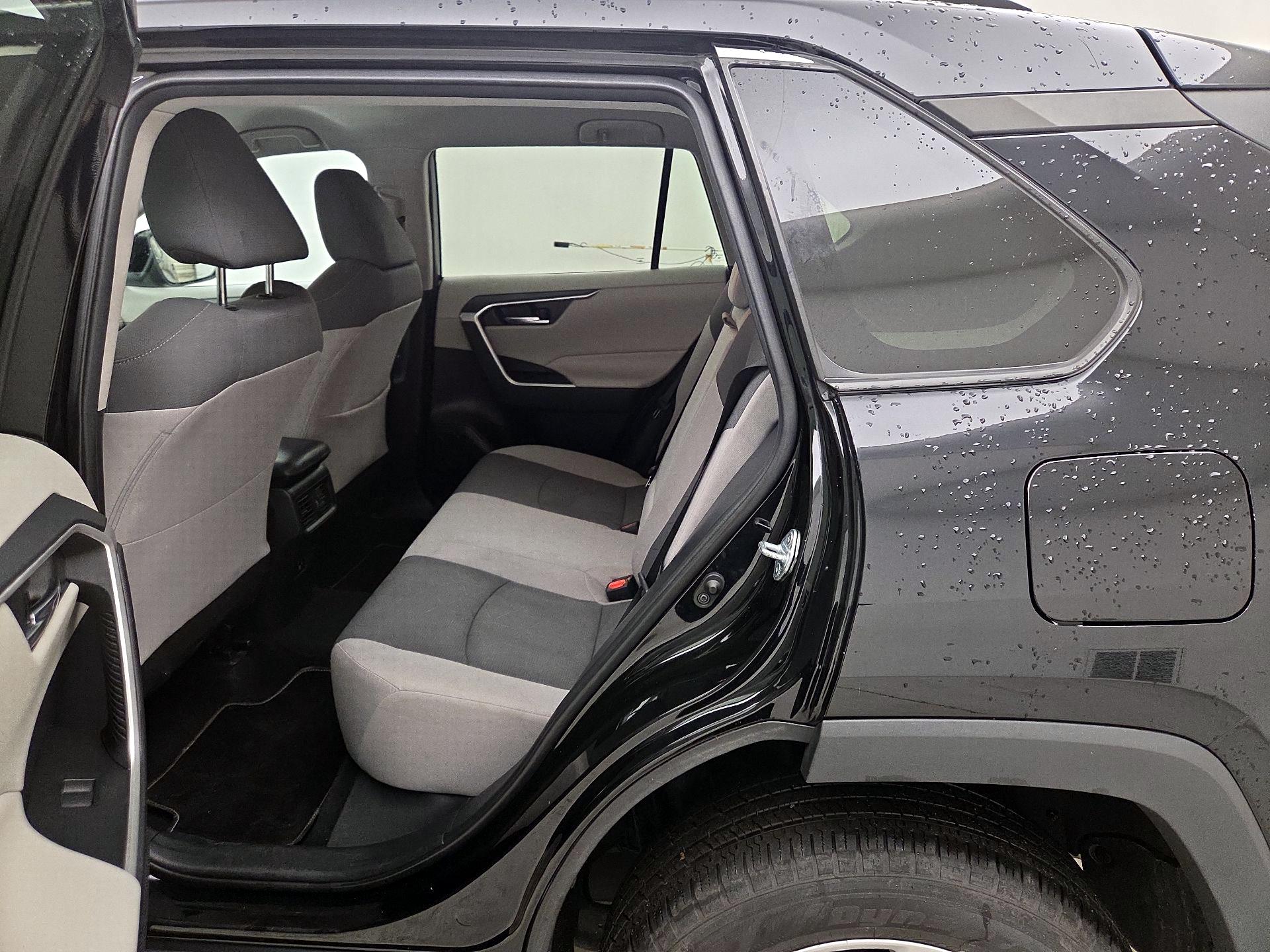 Thumbnail: 2021 Toyota RAV4 - 19