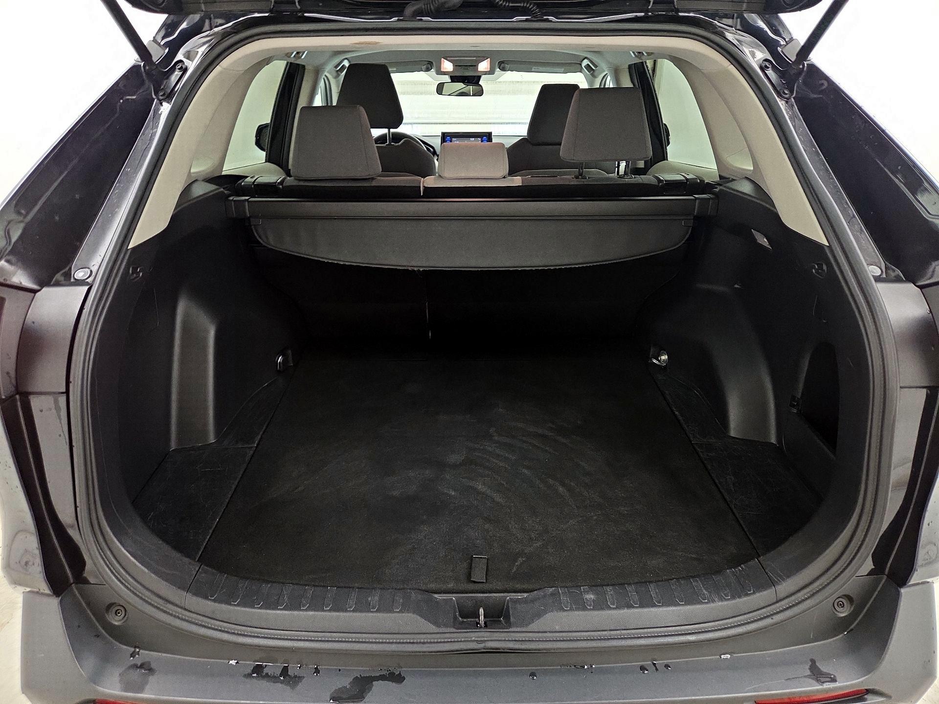 Thumbnail: 2021 Toyota RAV4 - 20