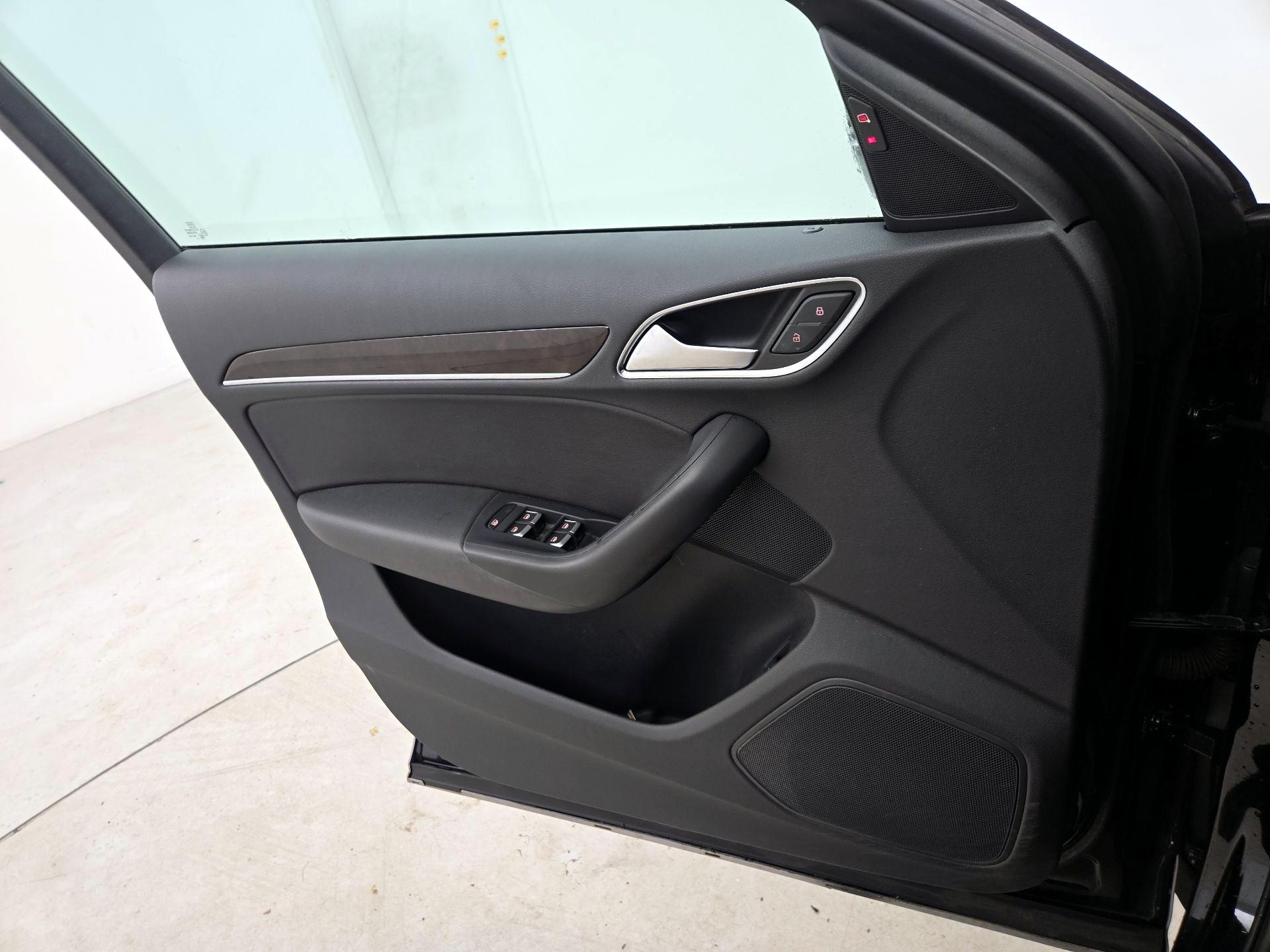 Thumbnail: 2016 Audi Q3 - 12