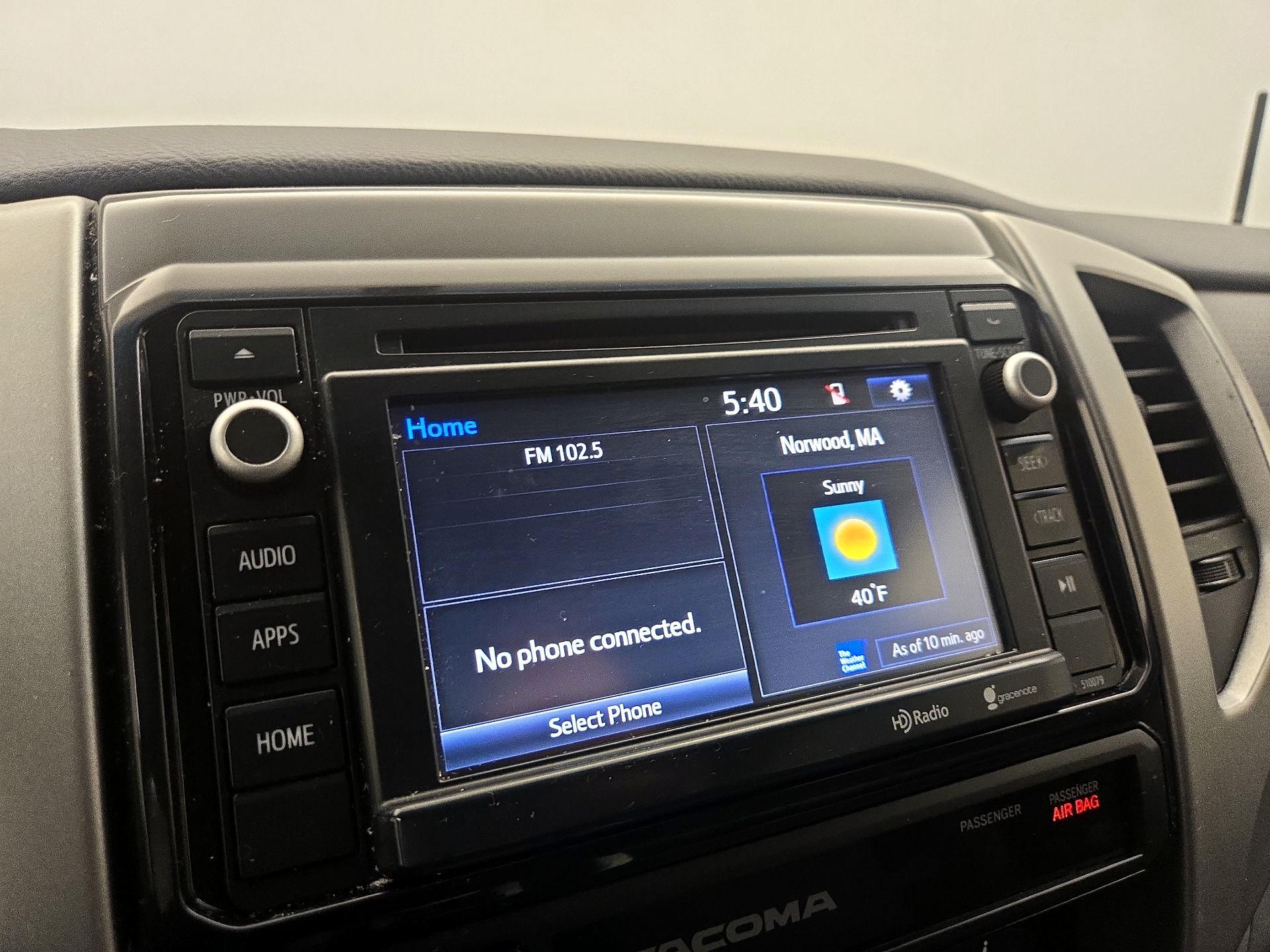 Thumbnail: 2015 Toyota Tacoma - 15