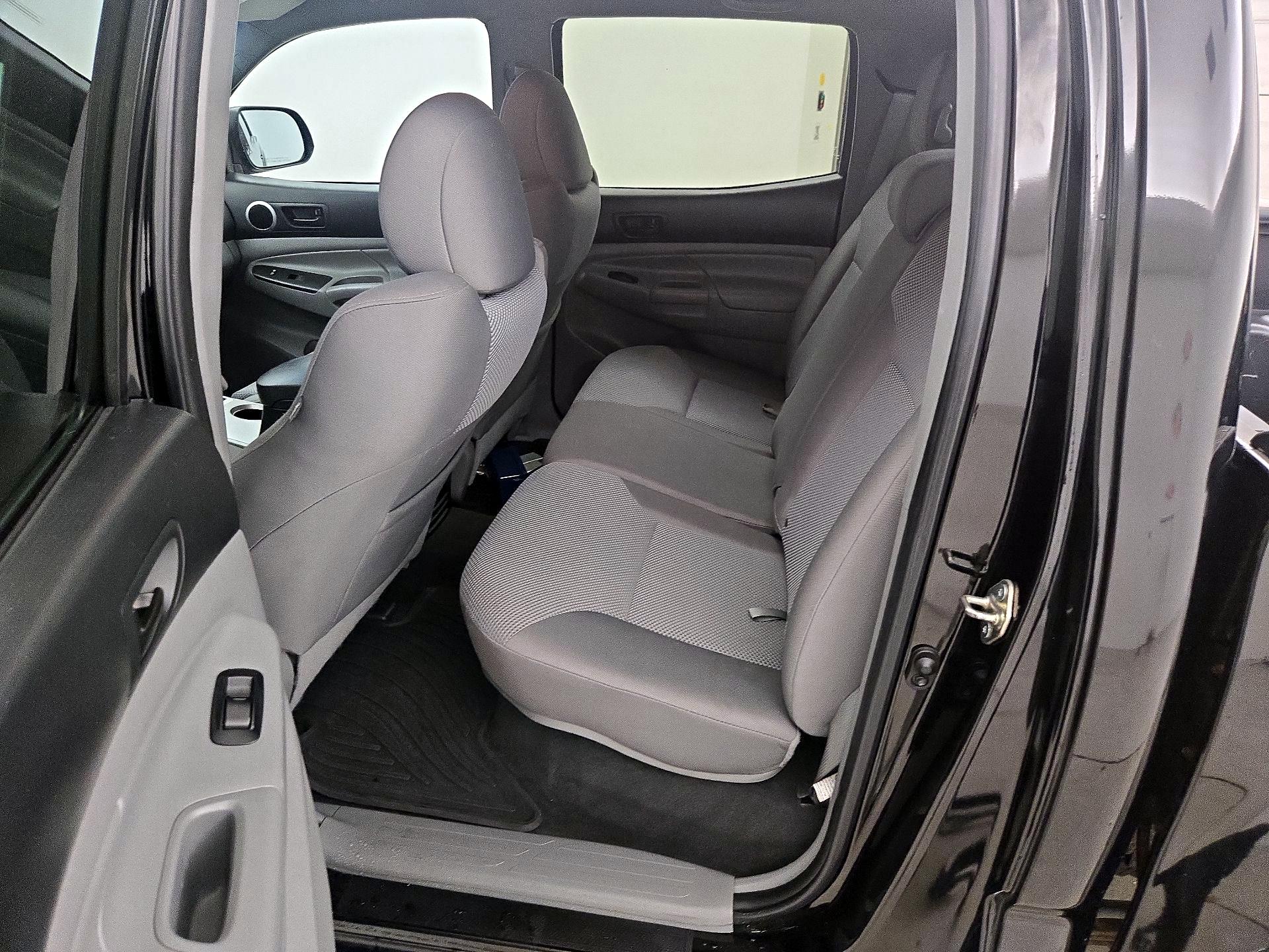 Thumbnail: 2015 Toyota Tacoma - 19