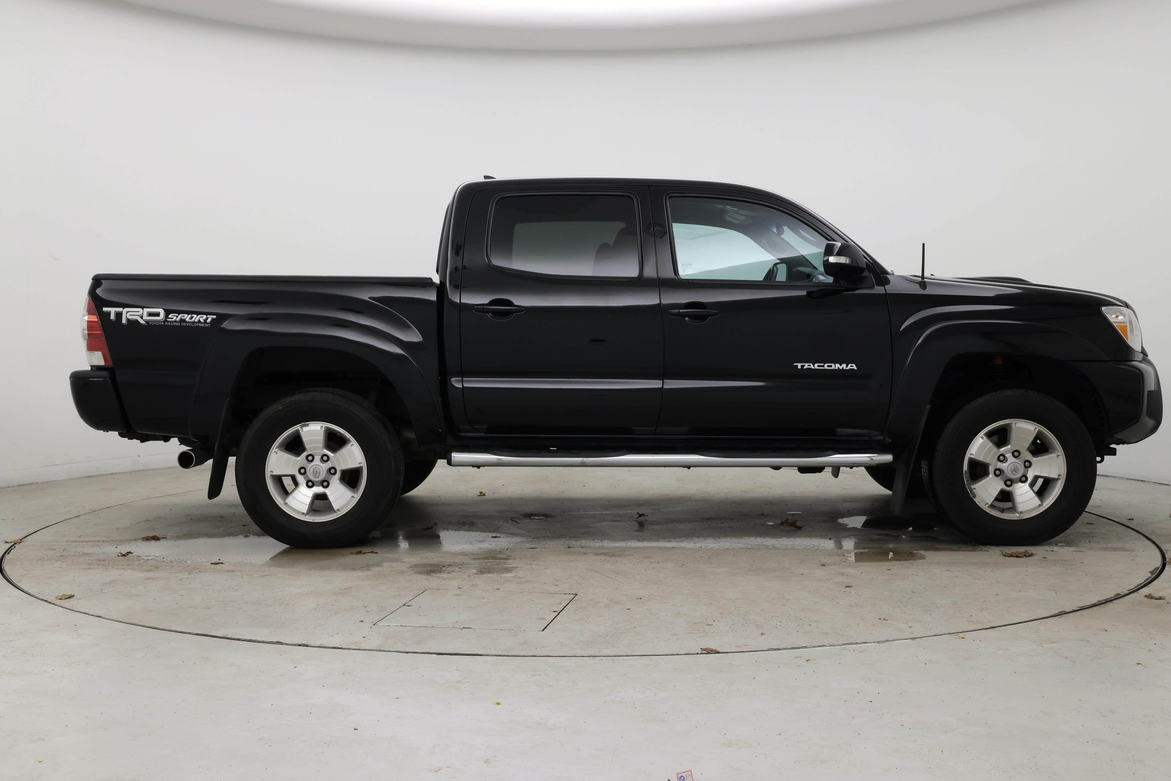 Thumbnail: 2015 Toyota Tacoma - 7