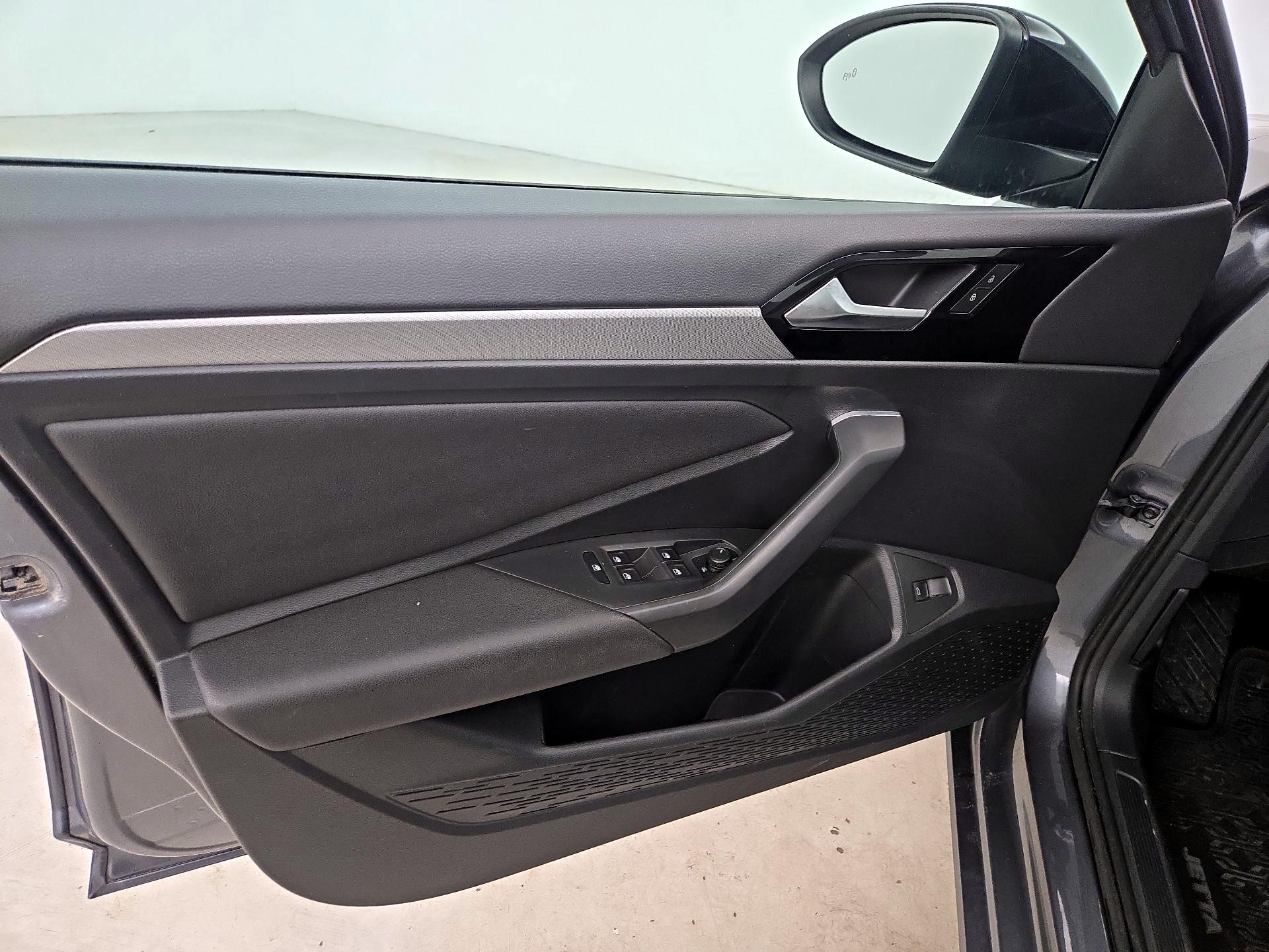 Thumbnail: 2020 Volkswagen Jetta - 12