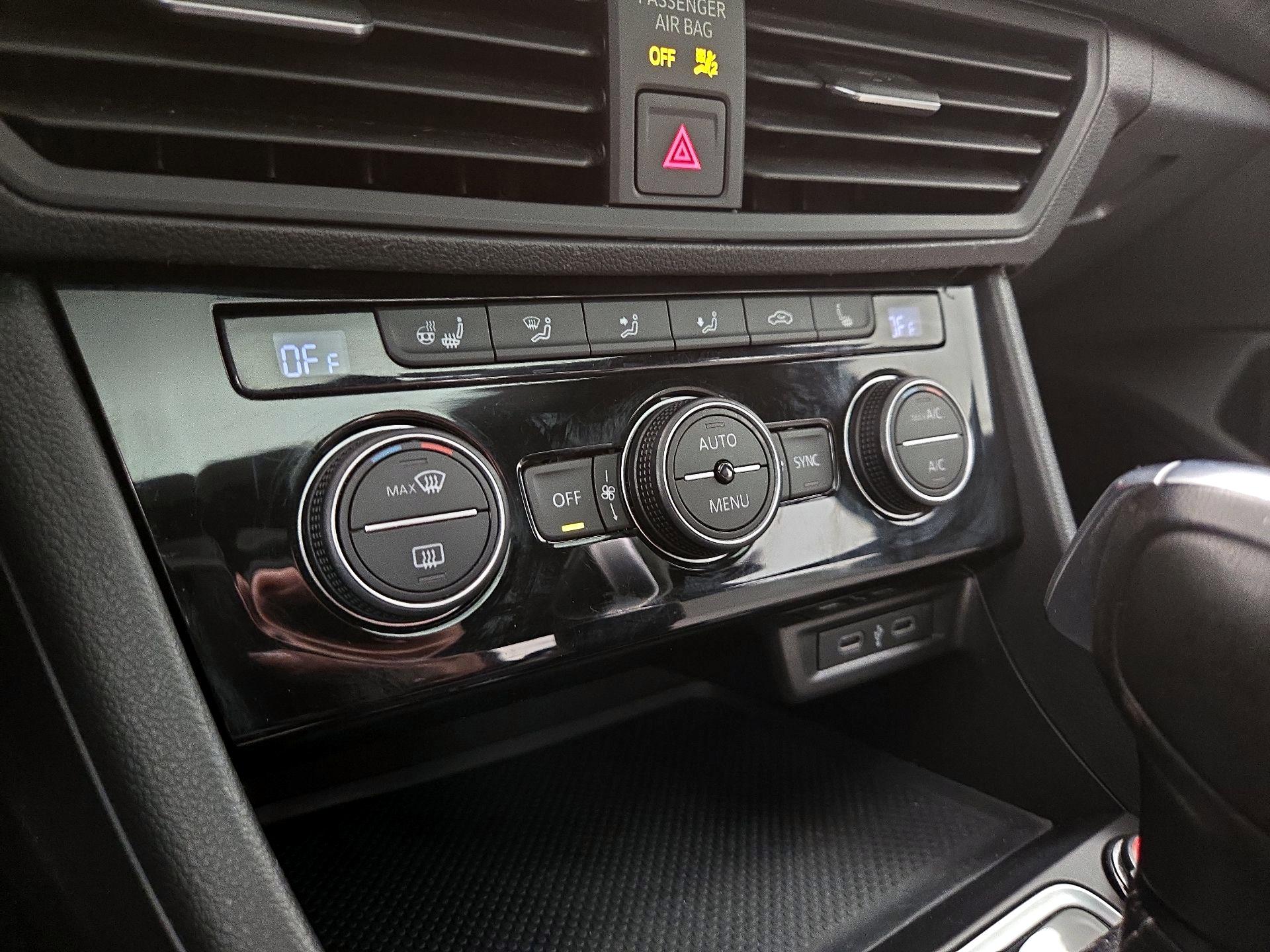 Thumbnail: 2020 Volkswagen Jetta - 16