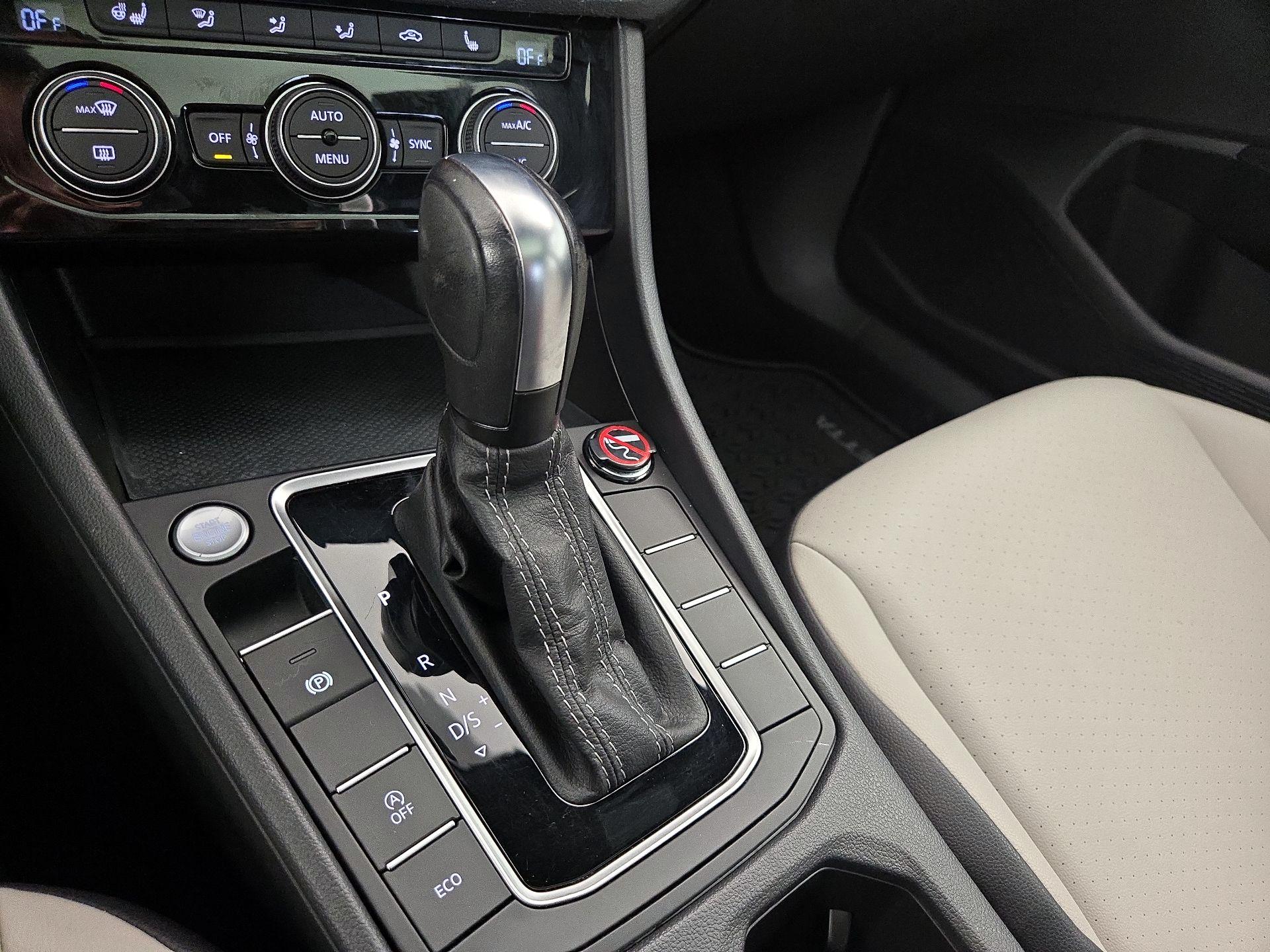 Thumbnail: 2020 Volkswagen Jetta - 17