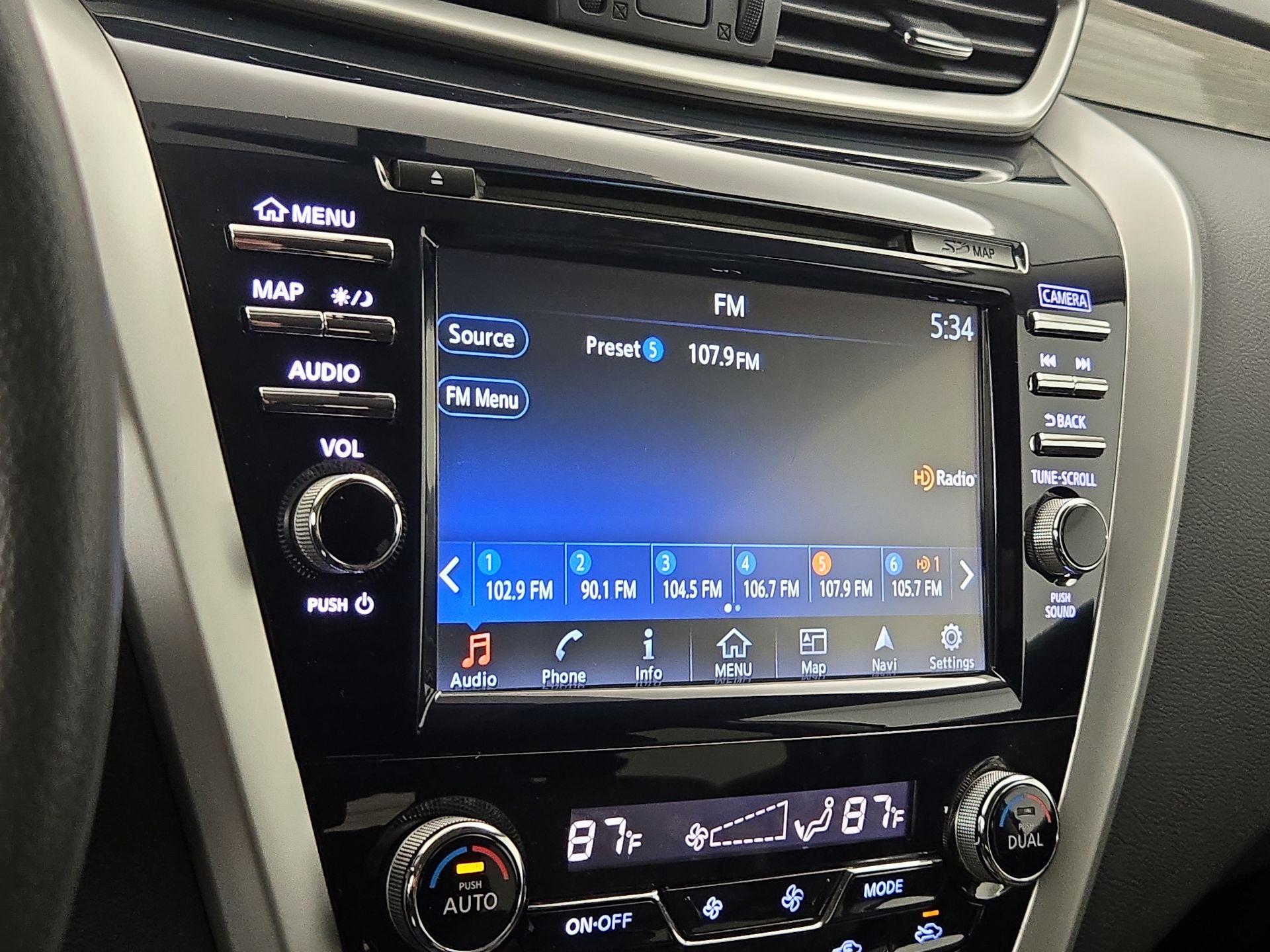 Thumbnail: 2016 Nissan Murano - 16