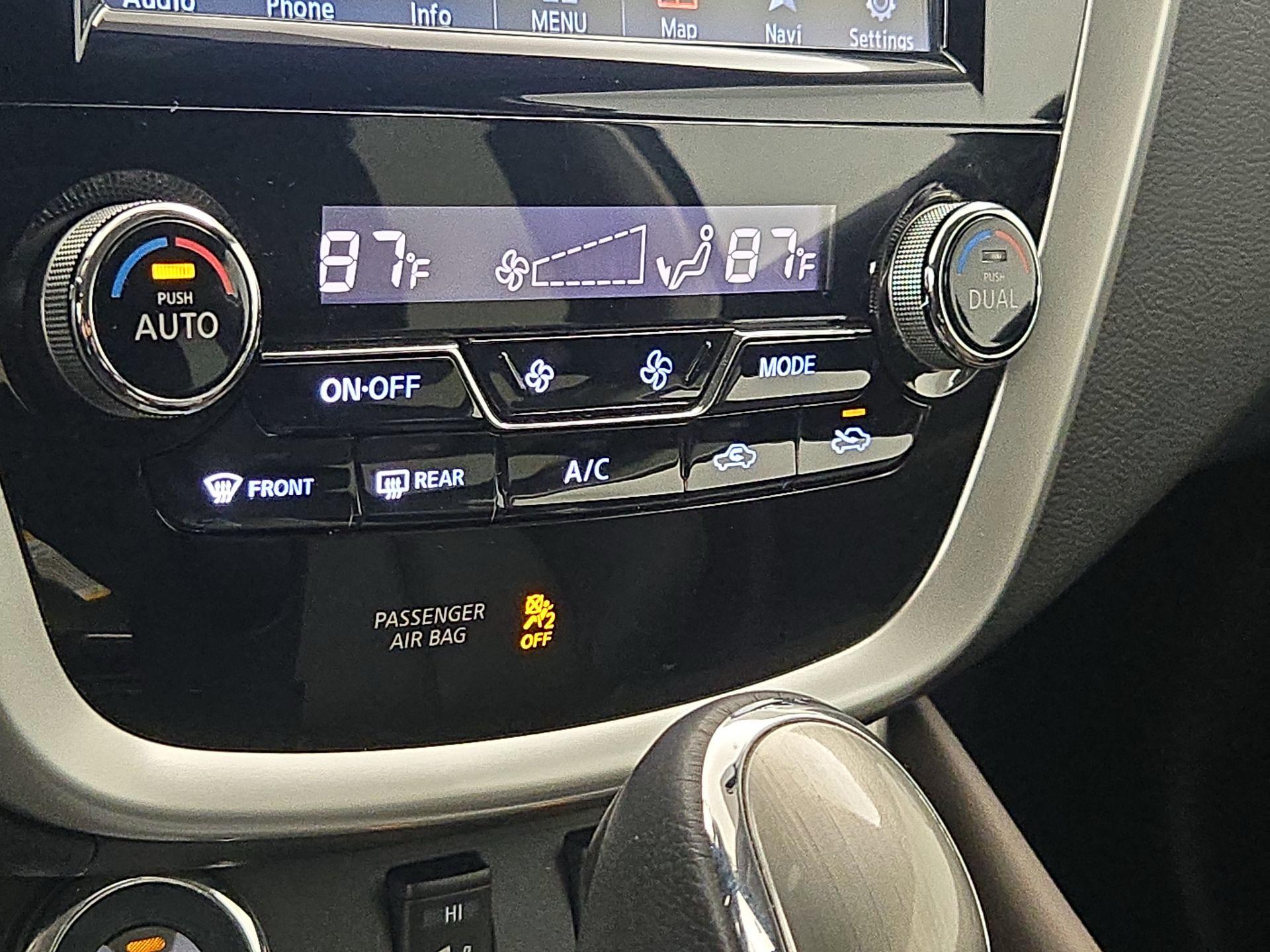 Thumbnail: 2016 Nissan Murano - 17