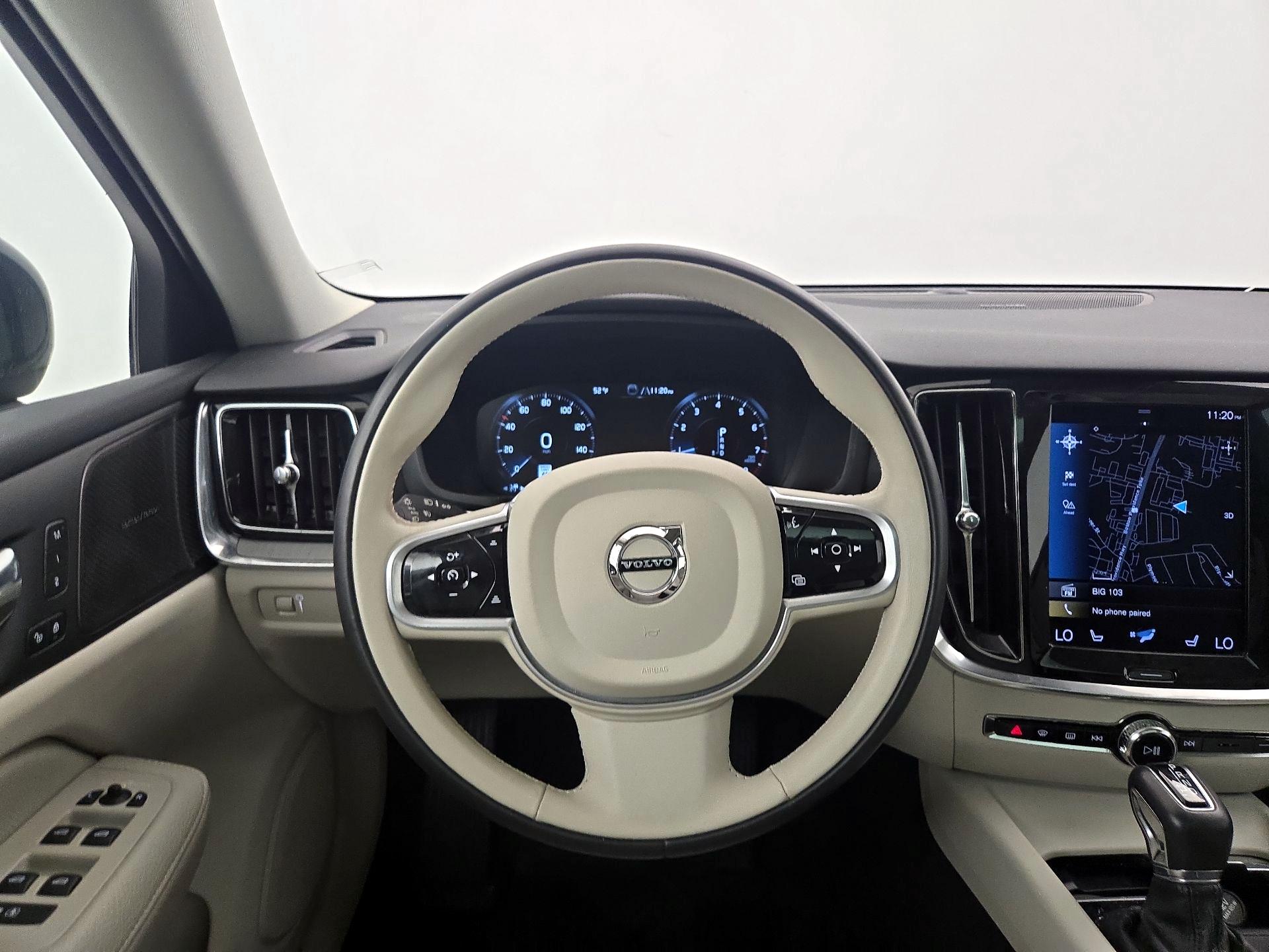 Thumbnail: 2022 Volvo S60 - 10