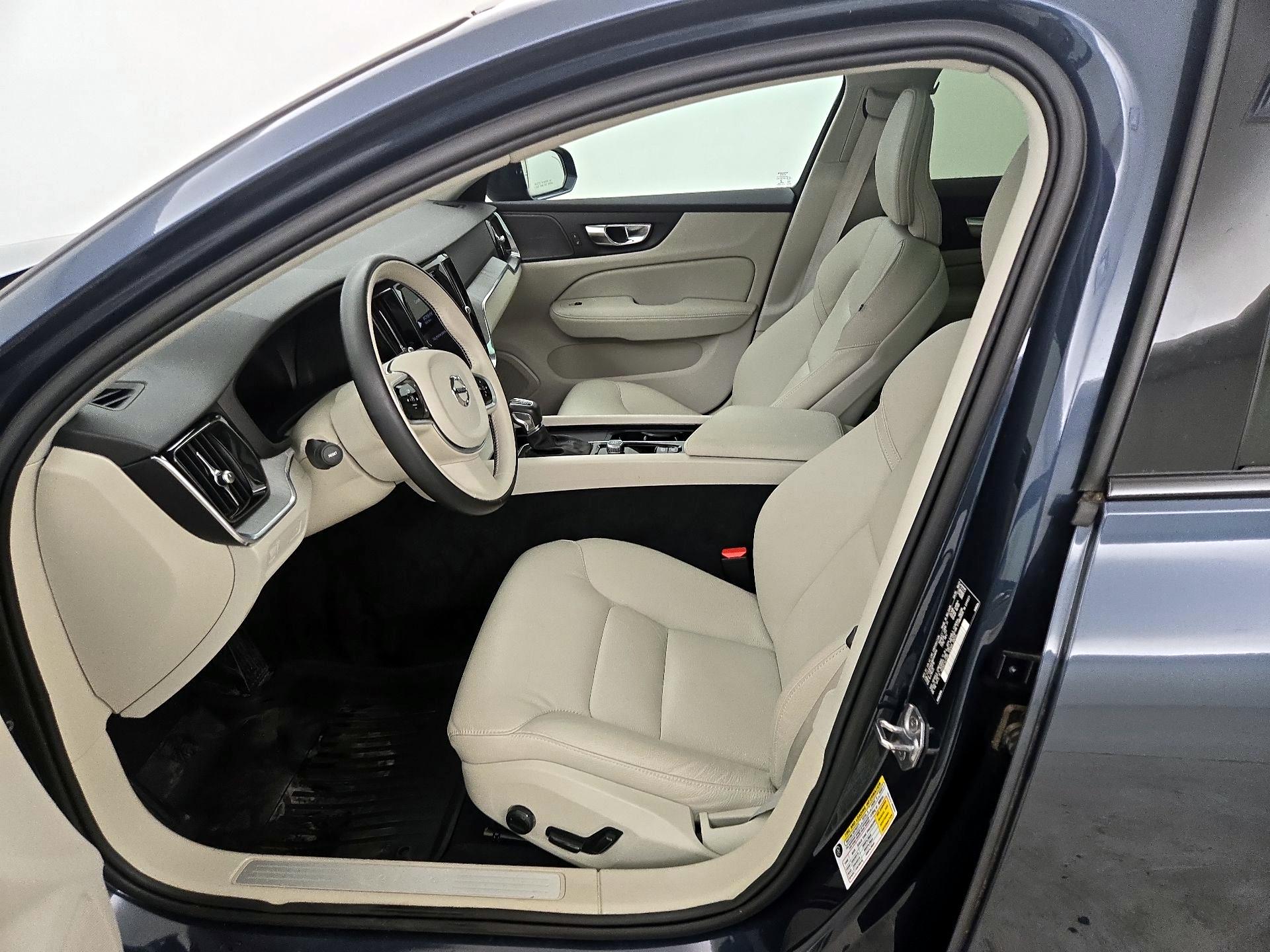 Thumbnail: 2022 Volvo S60 - 11