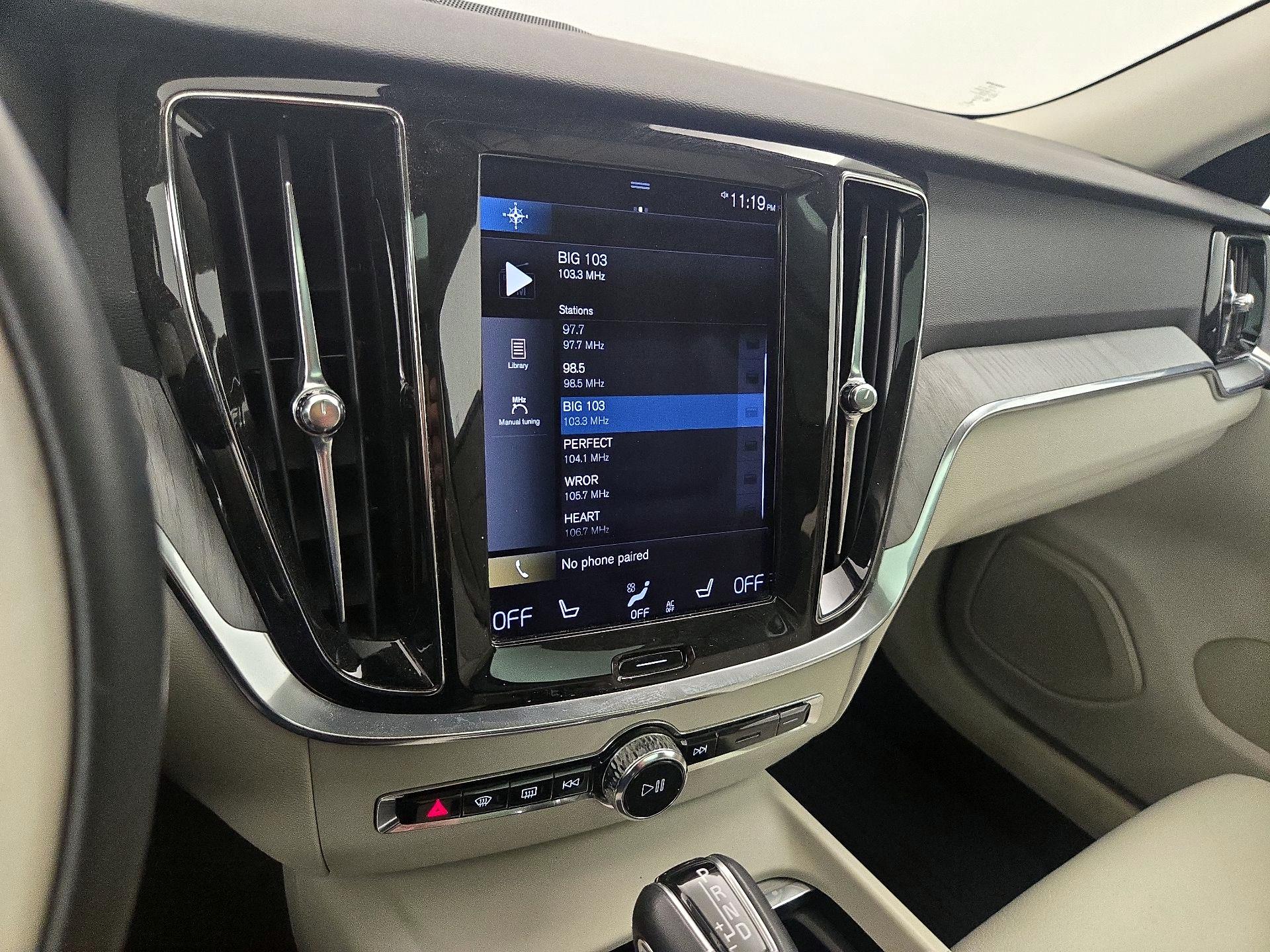 Thumbnail: 2022 Volvo S60 - 16