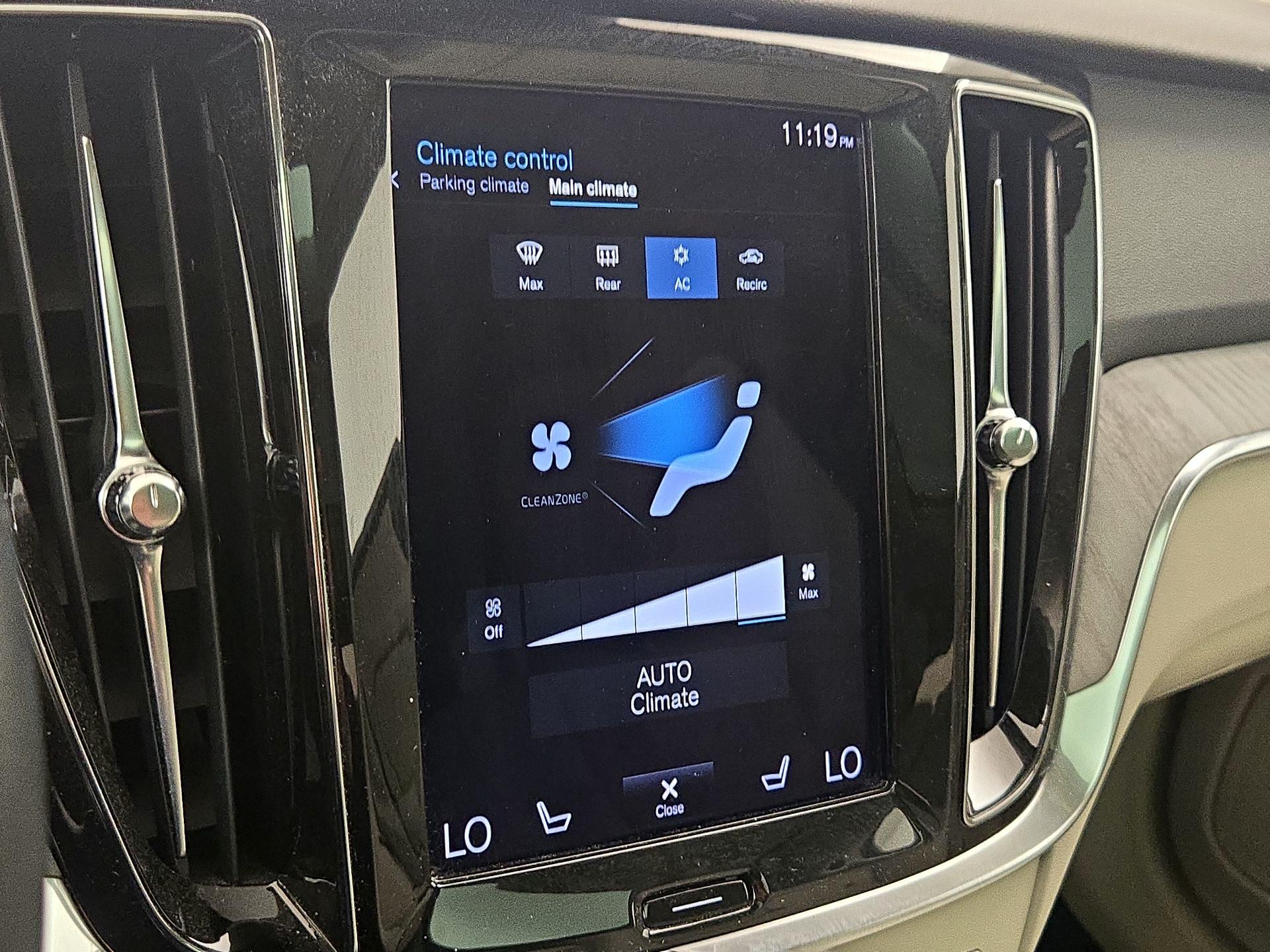 Thumbnail: 2022 Volvo S60 - 17