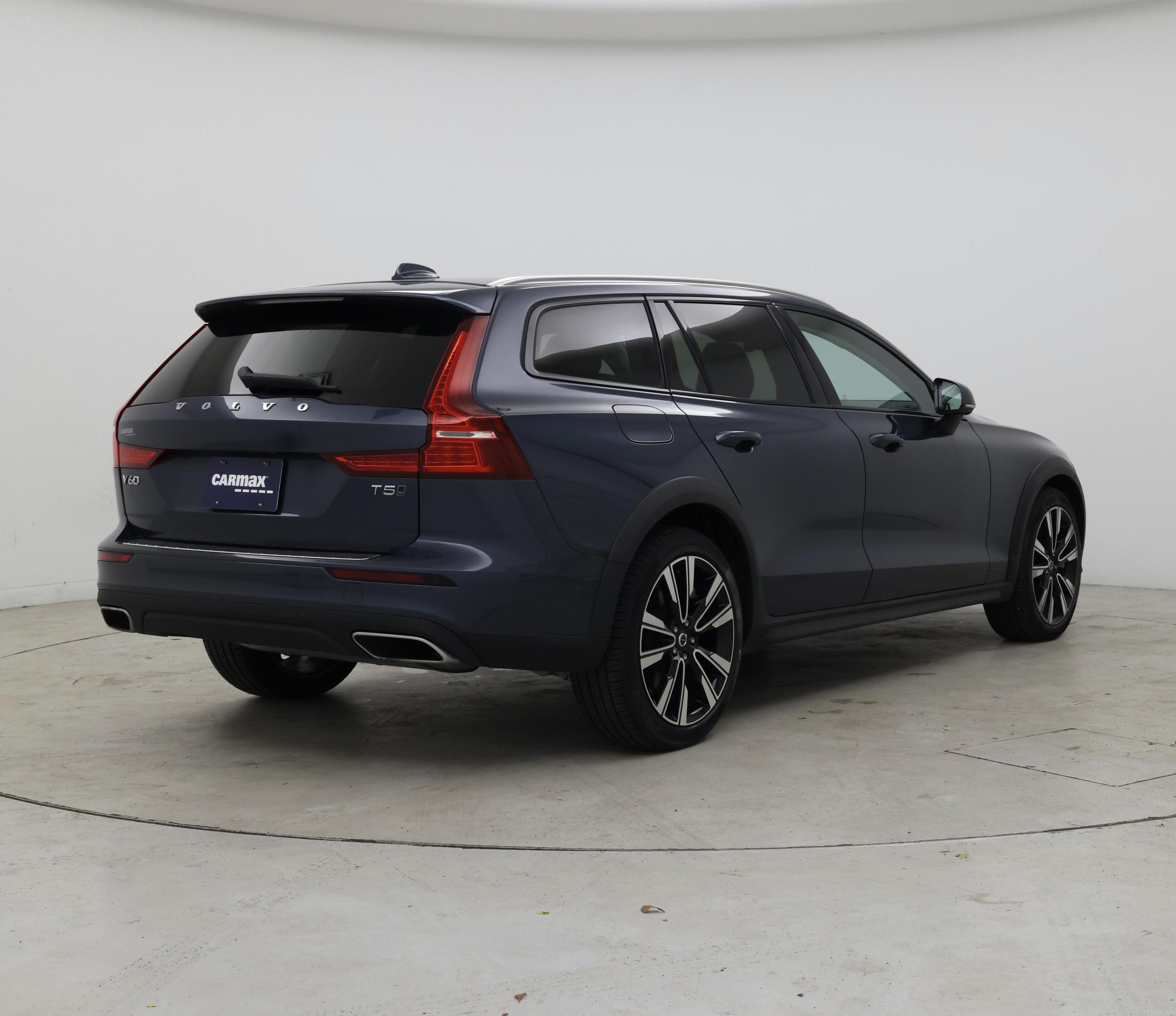 Thumbnail: 2022 Volvo S60 - 8