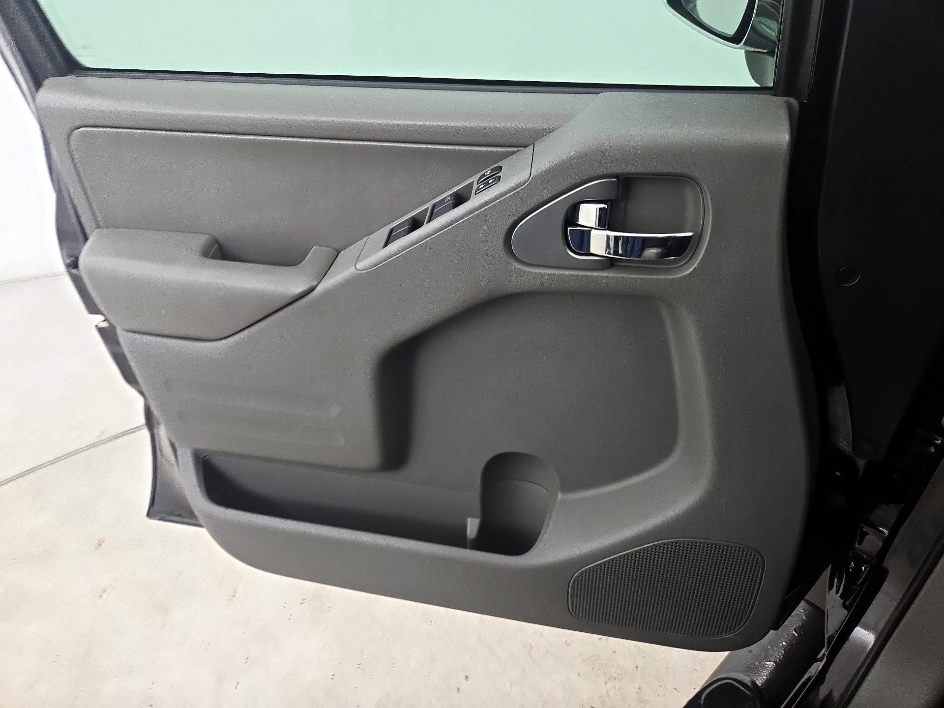 Thumbnail: 2015 Nissan Frontier - 12