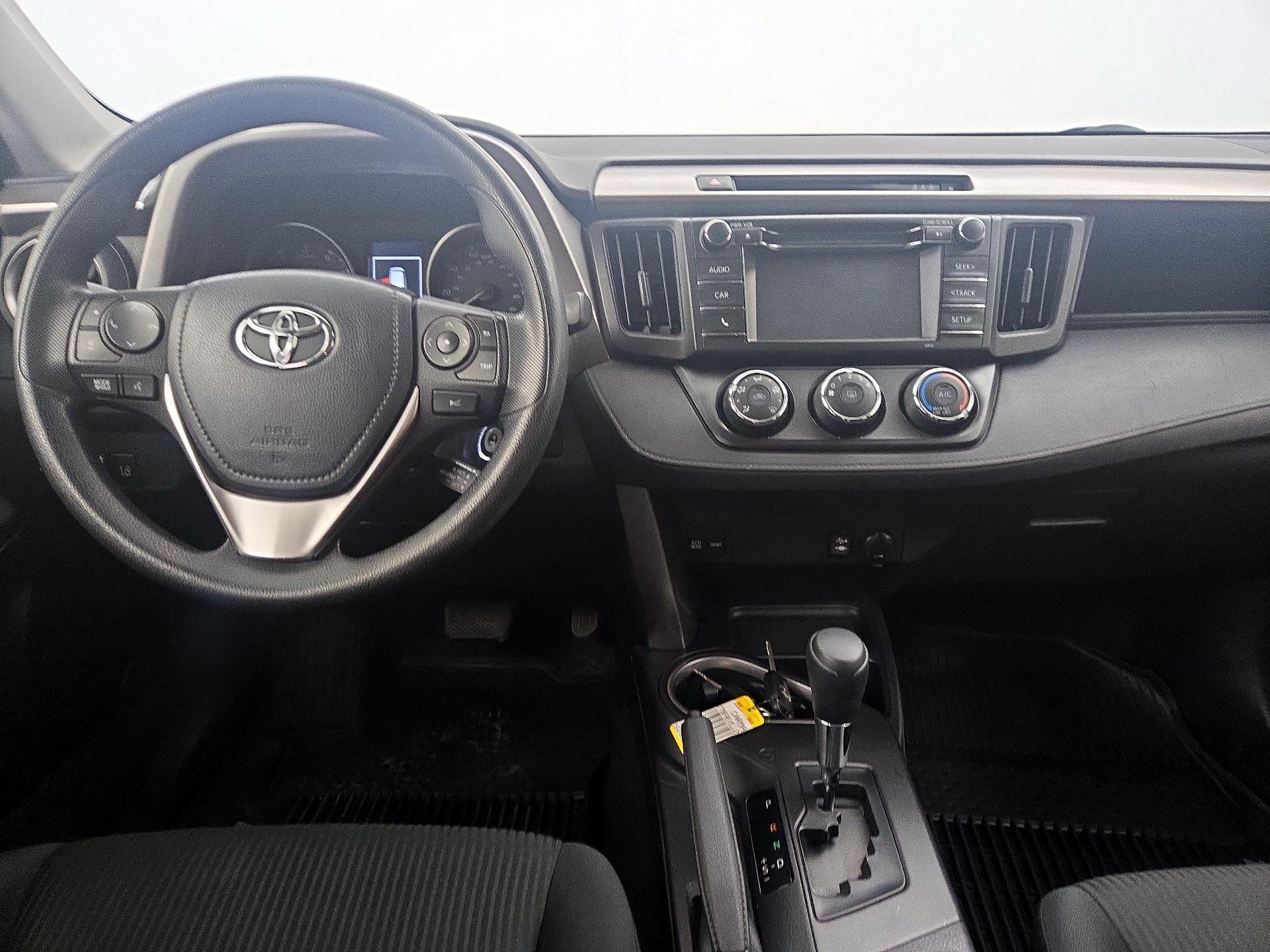 Thumbnail: 2018 Toyota RAV4 - 9