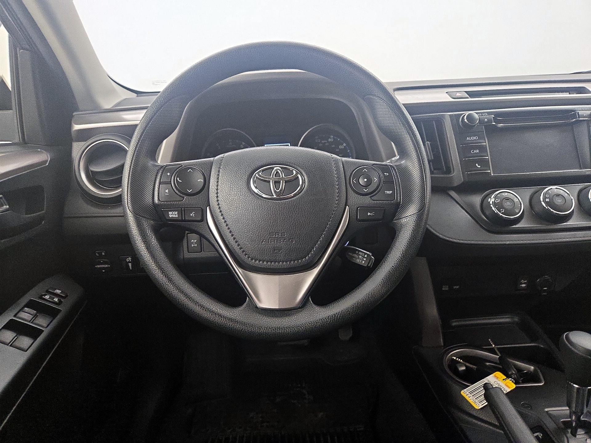 Thumbnail: 2018 Toyota RAV4 - 10