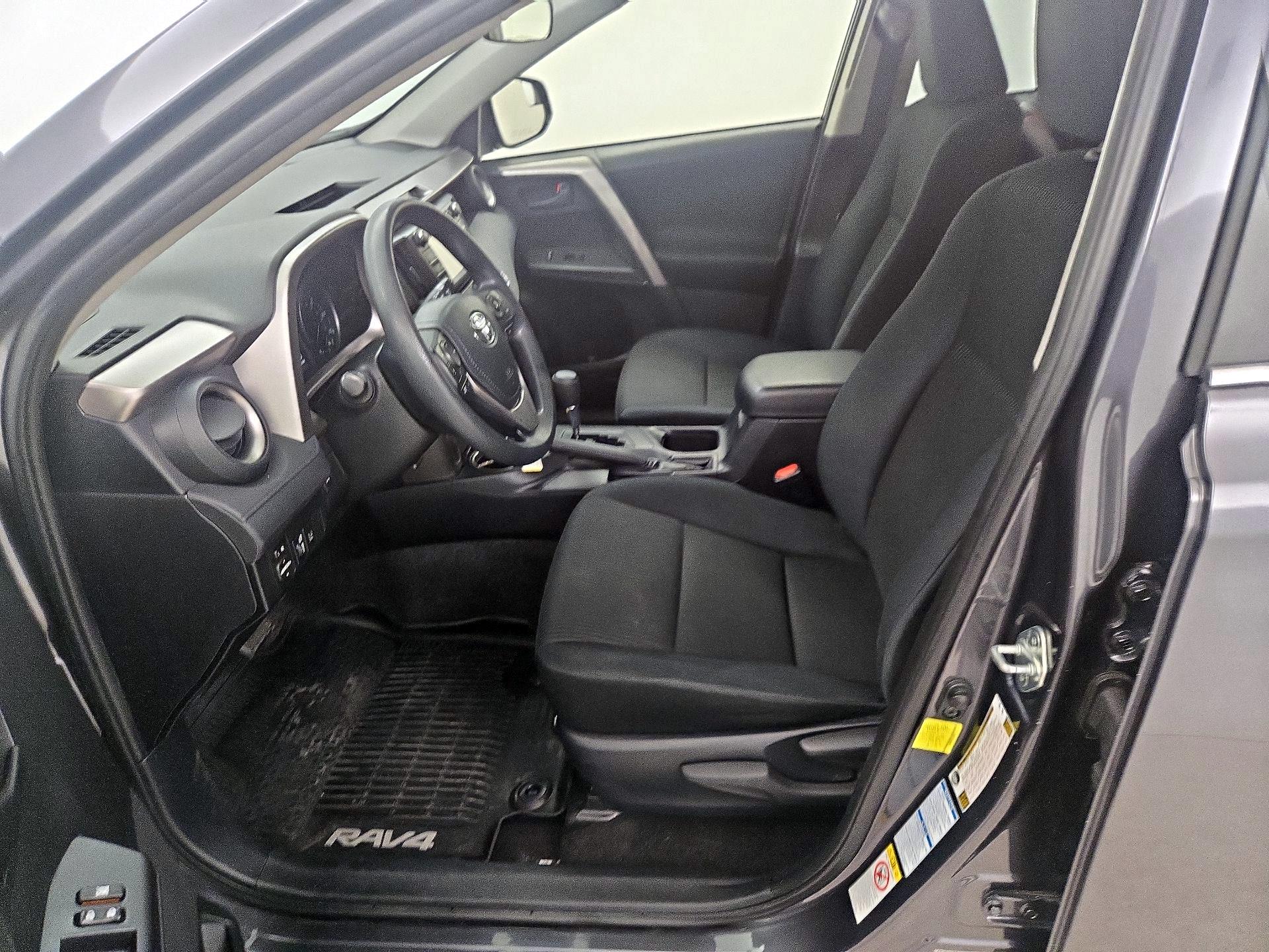 Thumbnail: 2018 Toyota RAV4 - 11