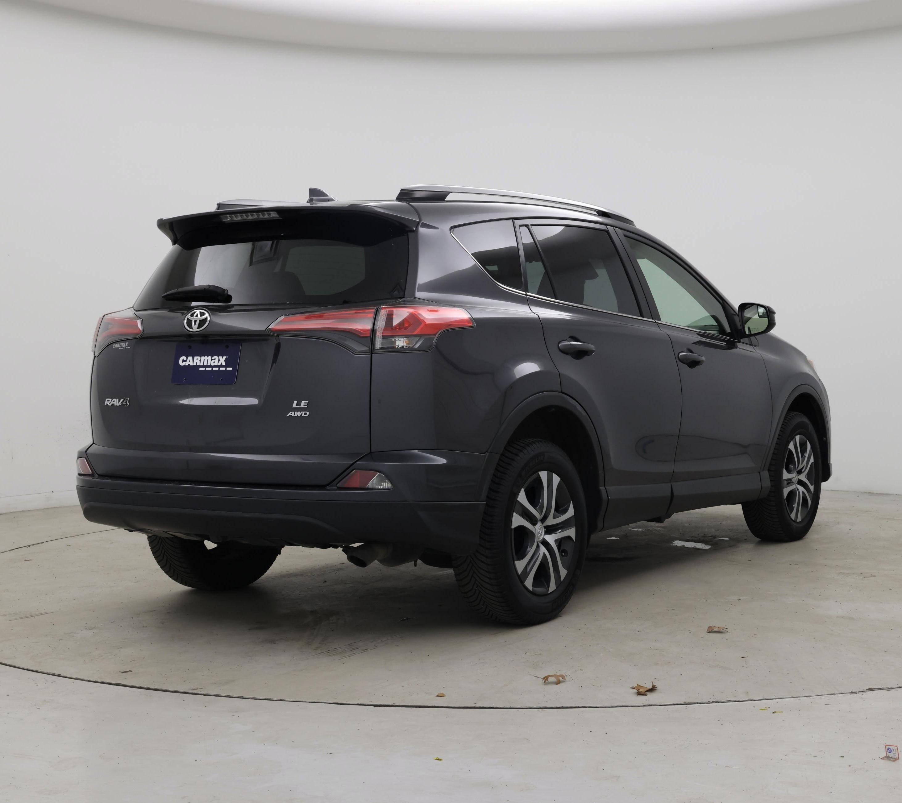 Thumbnail: 2018 Toyota RAV4 - 8