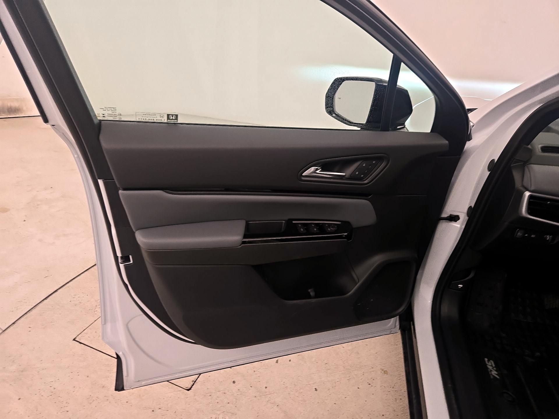 Thumbnail: 2026 Honda Prologue - 12