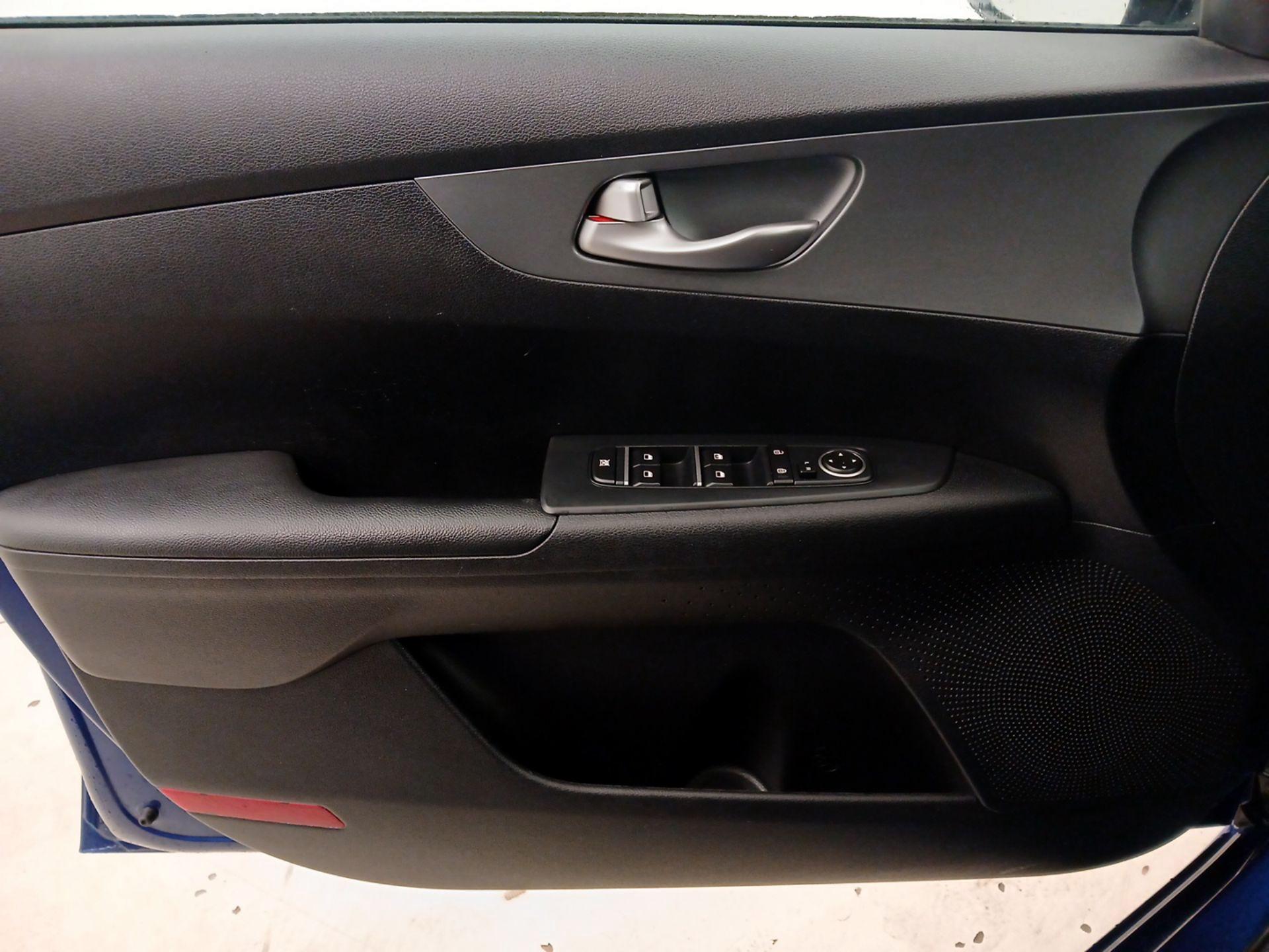 Thumbnail: 2019 Kia Forte - 12