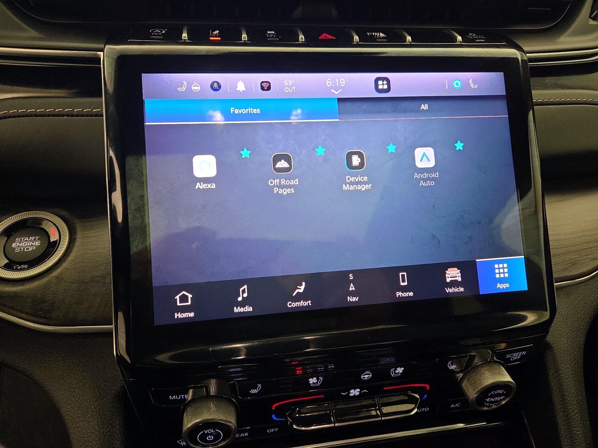 Thumbnail: 2022 Jeep Grand Cherokee - 15